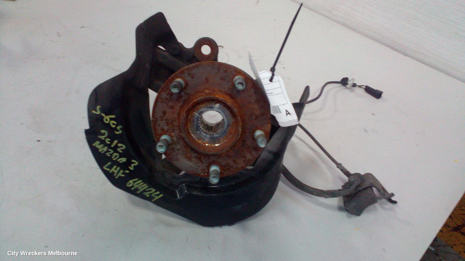 MAZDA 3 LEFT FRONT HUB ASSEMBLY, BL, 04/2009 - 10/2013