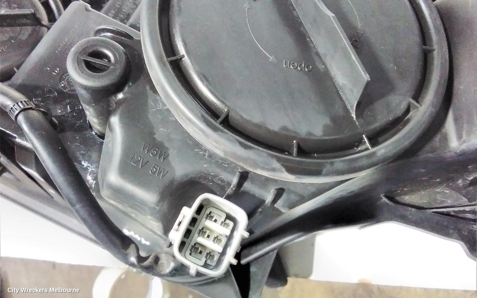 TOYOTA CAMRY RIGHT HEADLAMP, ASV50, BLACK TYPE, 12/2011 - 03/2015