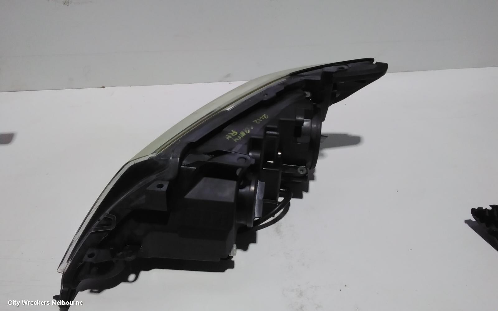 TOYOTA CAMRY RIGHT HEADLAMP, ASV50, BLACK TYPE, 12/2011 - 03/2015