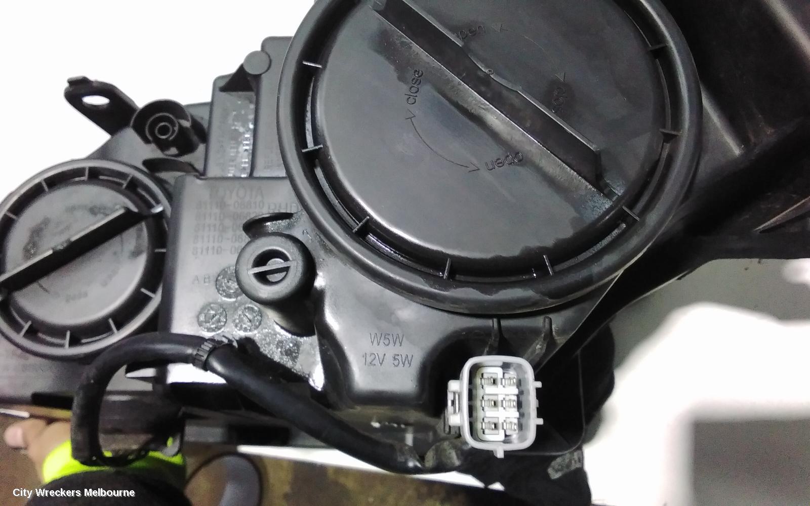 TOYOTA CAMRY RIGHT HEADLAMP, ASV50, BLACK TYPE, 12/2011 - 03/2015