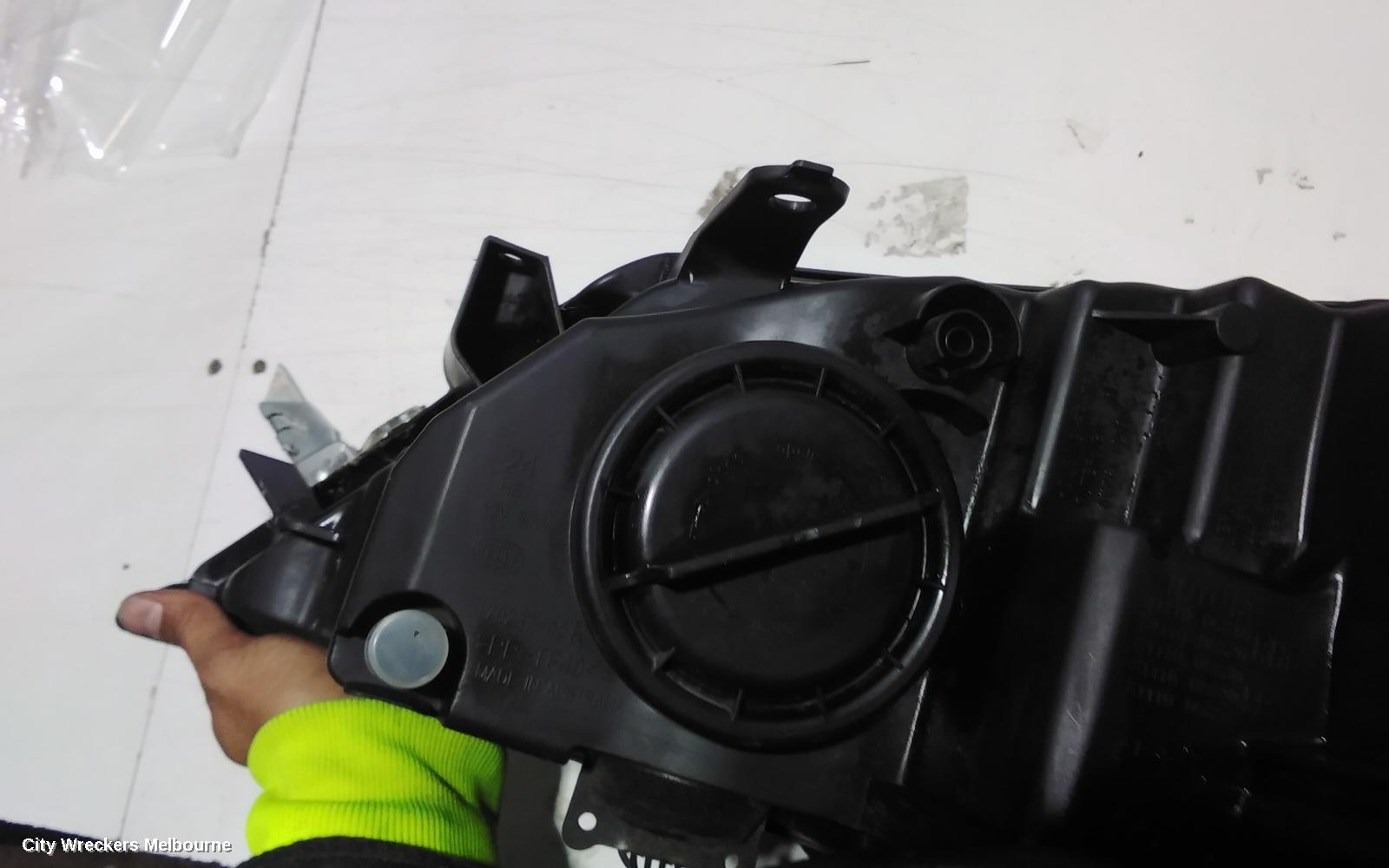 TOYOTA CAMRY RIGHT HEADLAMP, ASV50, BLACK TYPE, 12/2011 - 03/2015