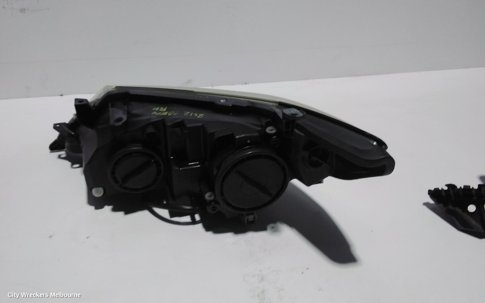 TOYOTA CAMRY RIGHT HEADLAMP, ASV50, BLACK TYPE, 12/2011 - 03/2015