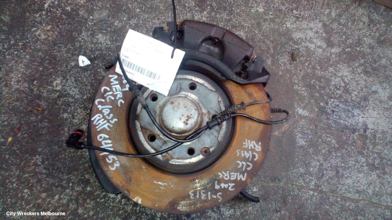 MERCEDES CLC CLASS RIGHT FRONT HUB ASSEMBLY, CL203 08/2008 - 03/2011