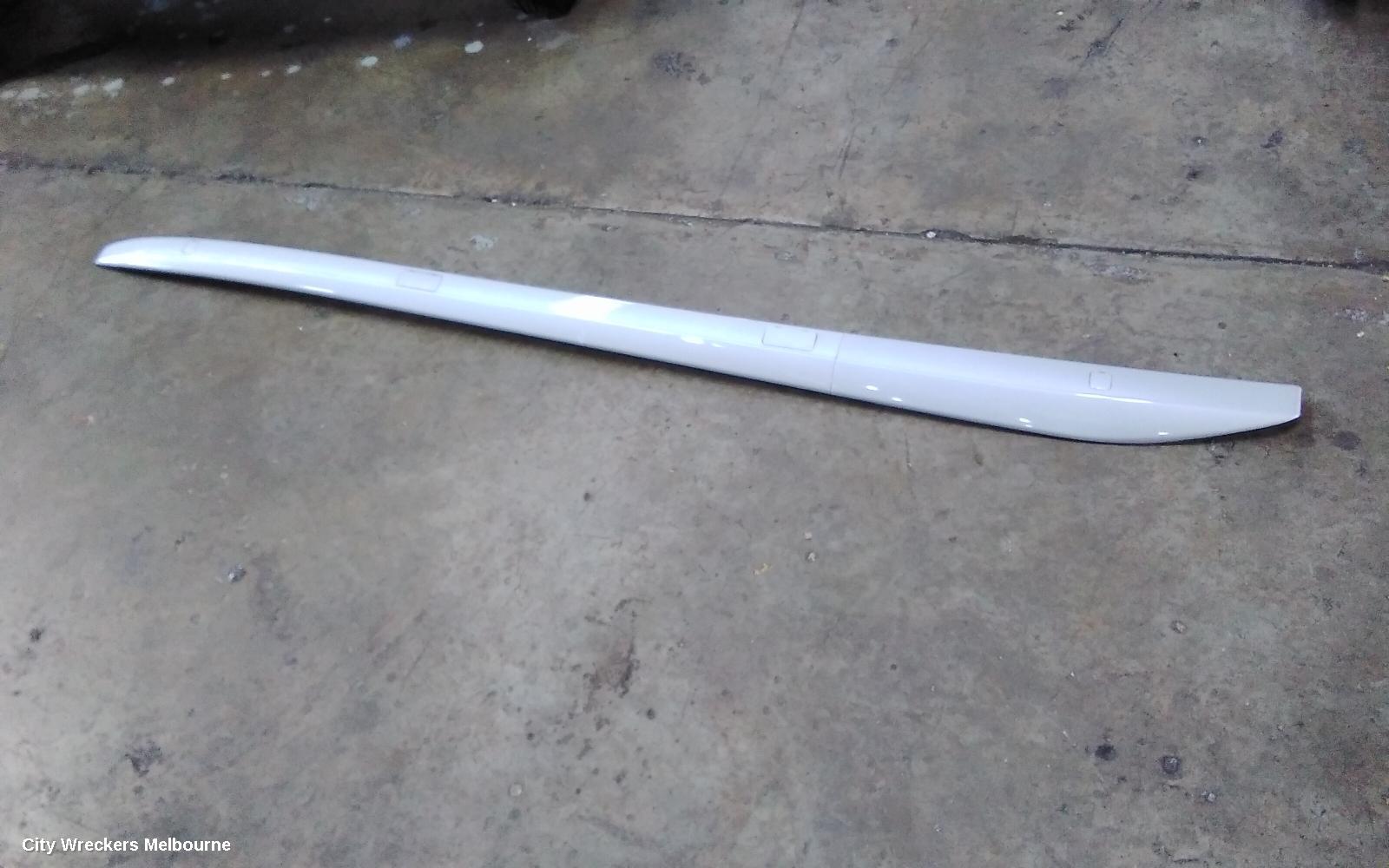 TOYOTA KLUGER ROOF RAIL