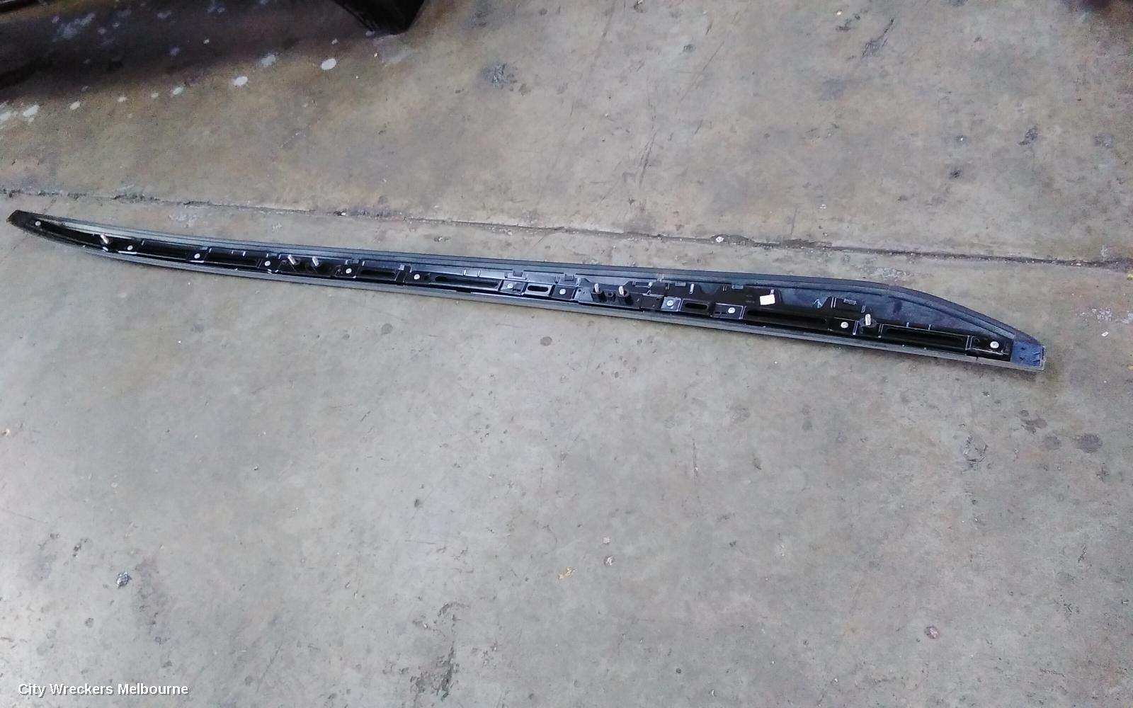 TOYOTA KLUGER ROOF RAIL