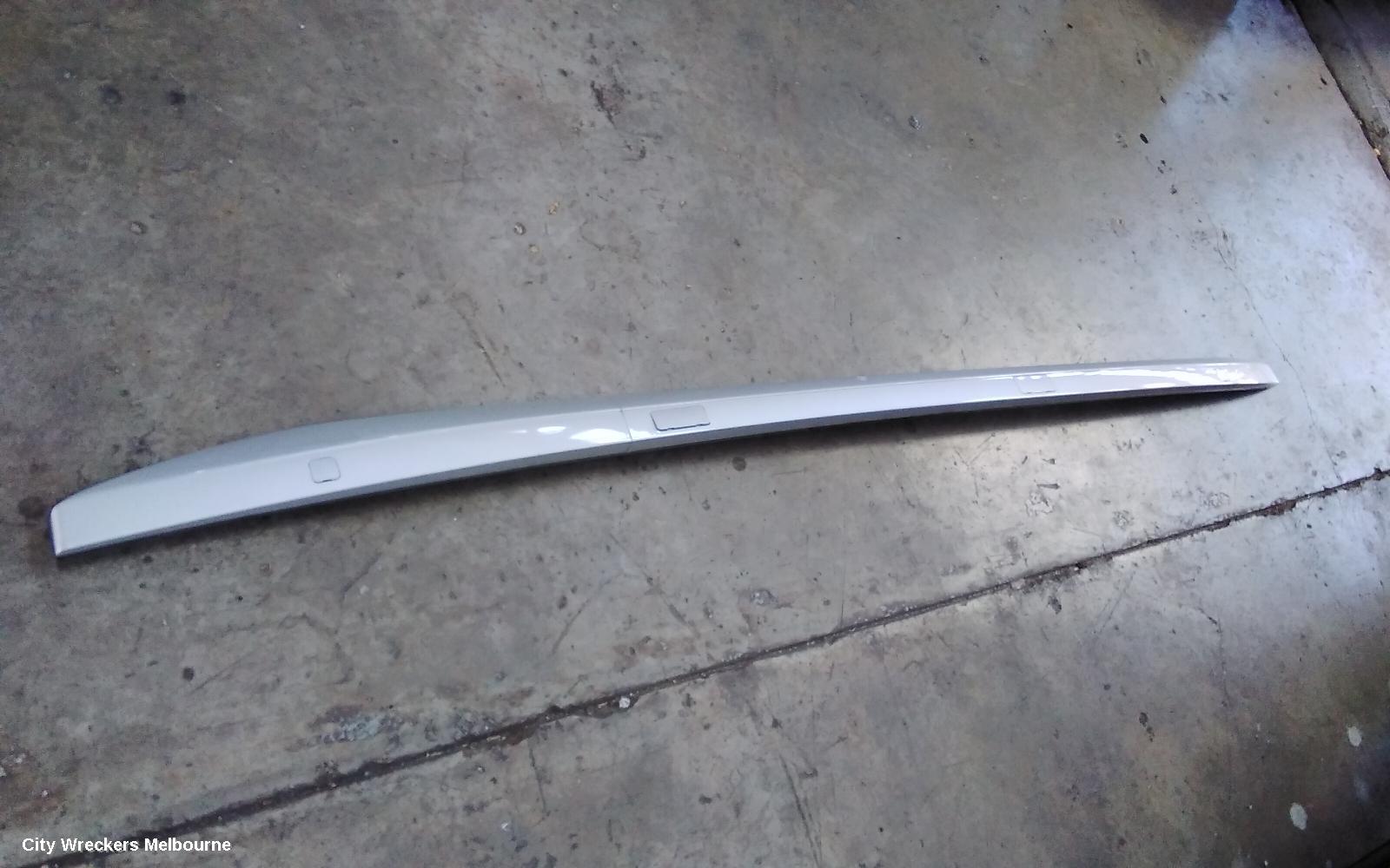 TOYOTA KLUGER ROOF RAIL