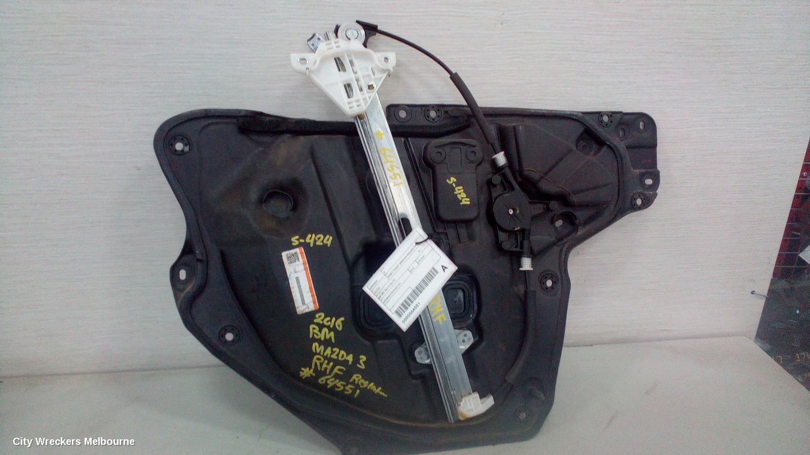 MAZDA 3 RIGHT FRONT WINDOW REG/MOTOR, BM-BN, 06/2013 - 02/2019