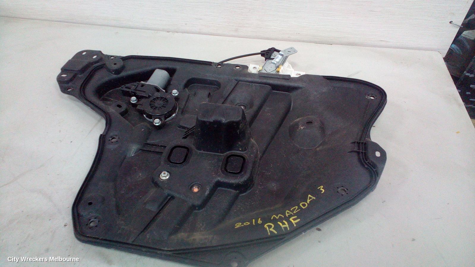 MAZDA 3 RIGHT FRONT WINDOW REG/MOTOR, BM-BN, 06/2013 - 02/2019