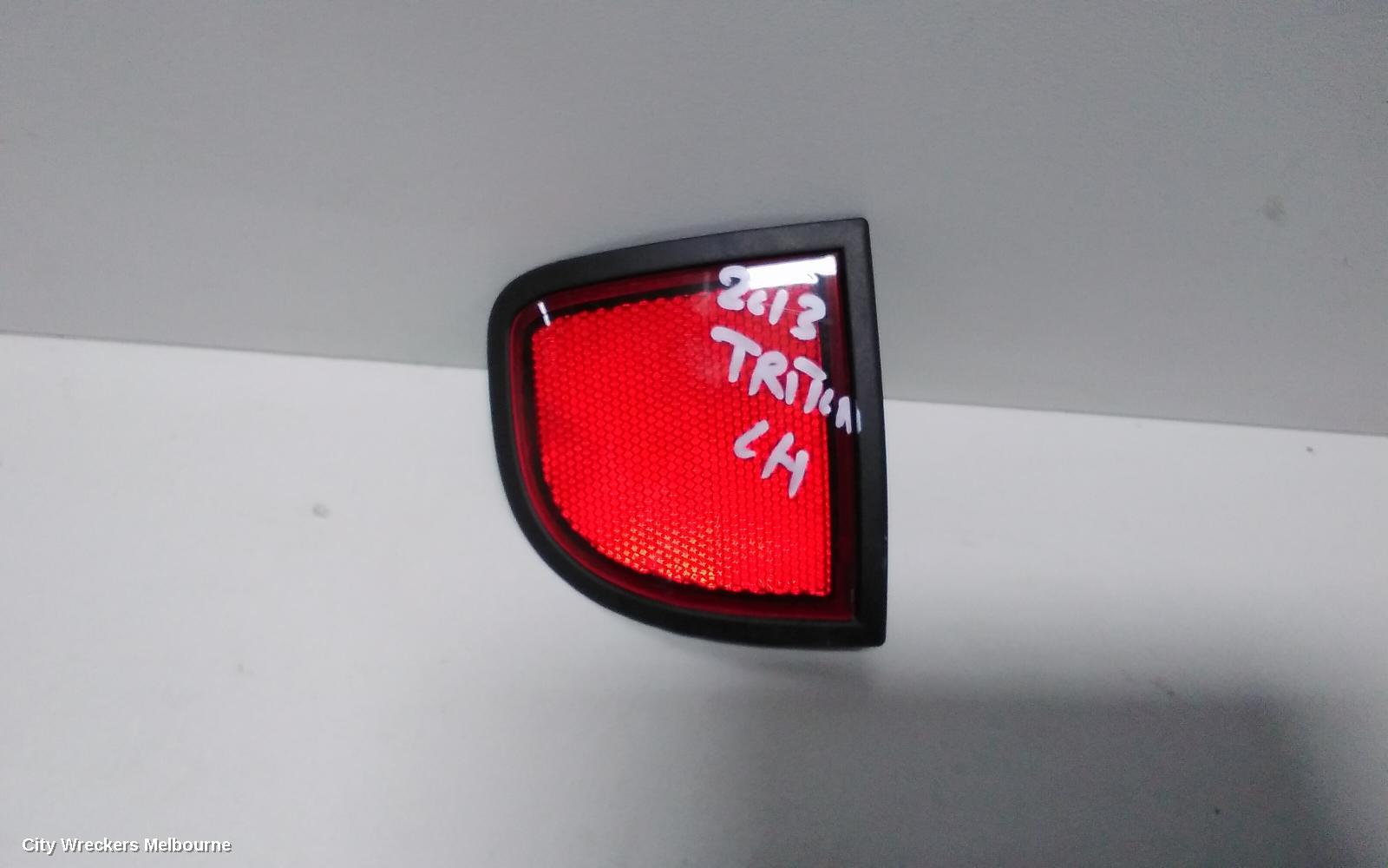 MITSUBISHI TRITON, MN 08/2009 - 04/2015, BAR REFLECTOR LHR: 64699