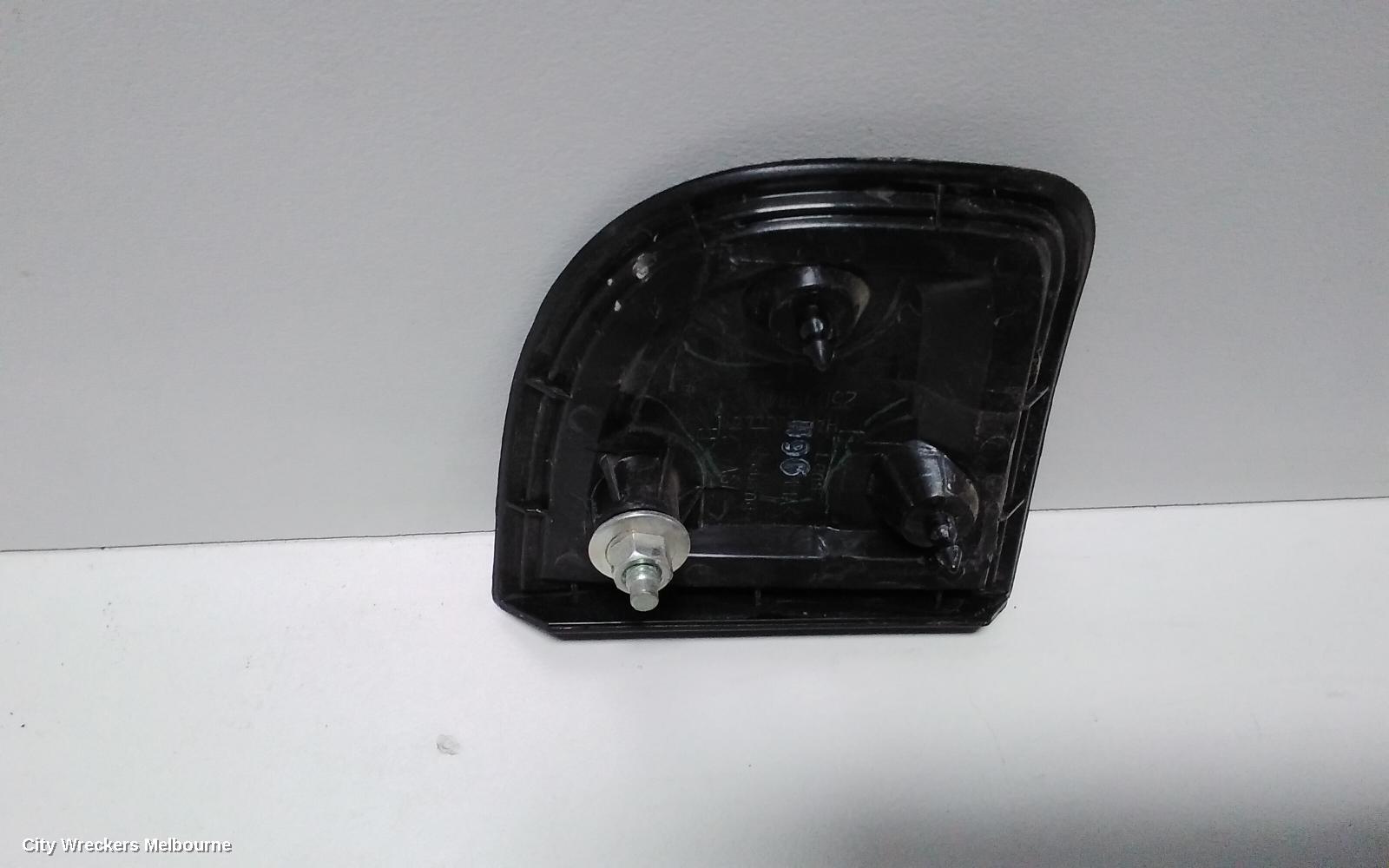 MITSUBISHI TRITON, MN 08/2009 - 04/2015, BAR REFLECTOR RHR: 64700