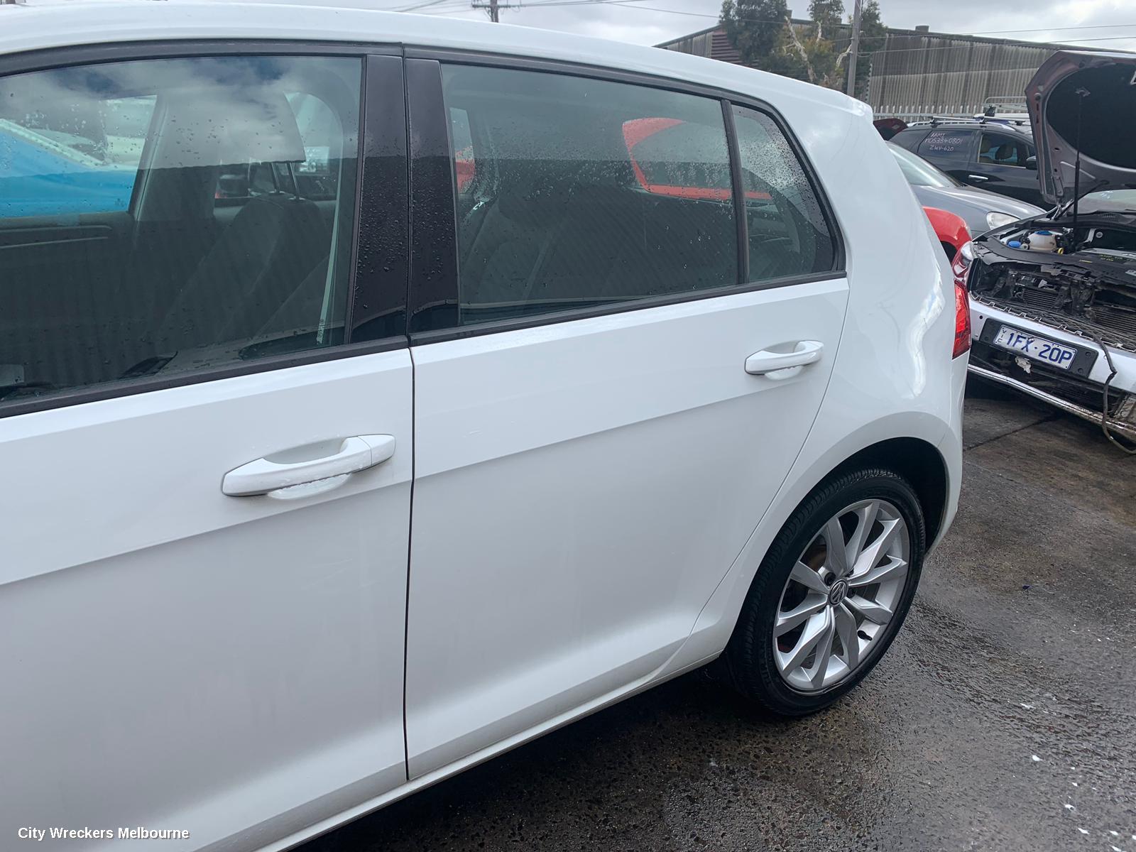 VOLKSWAGEN GOLF RIGHT TAILLIGHT, GEN 7, HATCH, STANDARD, TRENDLINE/COMFORTLINE, NON LED TYPE, NON TINTED TYPE, 03/2013 - 03/2017