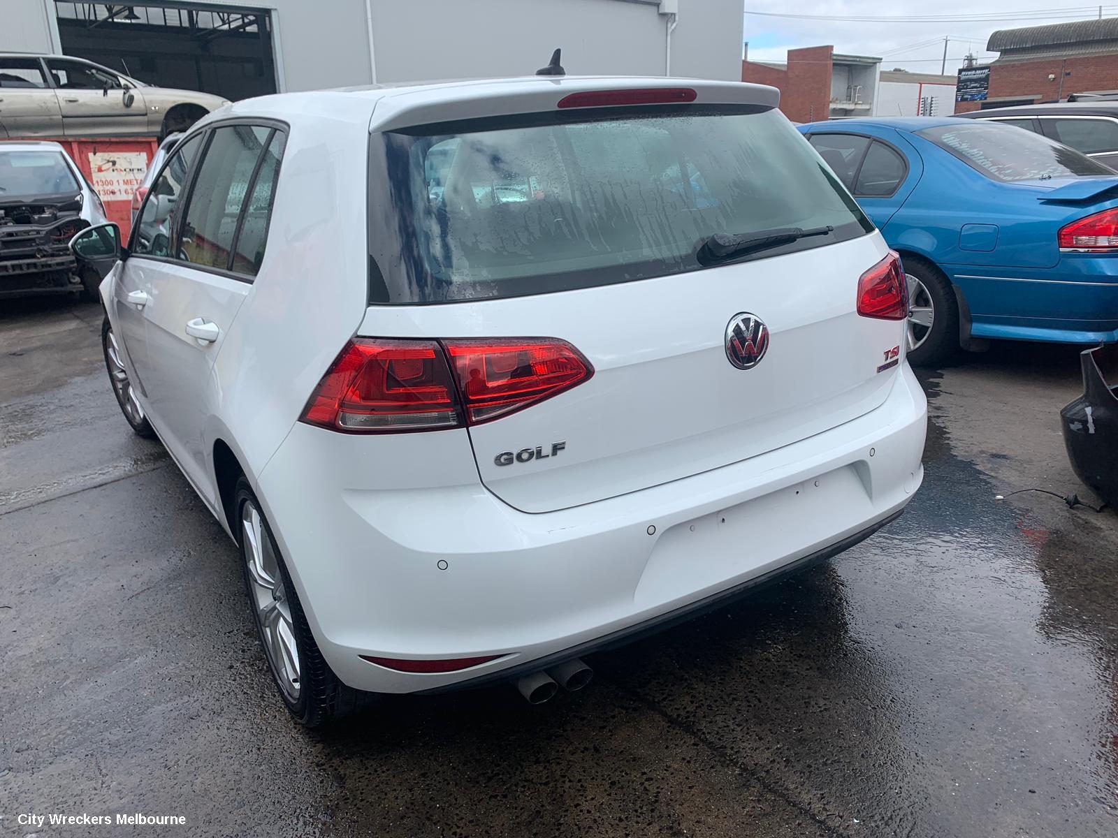 VOLKSWAGEN GOLF RIGHT TAILLIGHT, GEN 7, HATCH, STANDARD, TRENDLINE/COMFORTLINE, NON LED TYPE, NON TINTED TYPE, 03/2013 - 03/2017