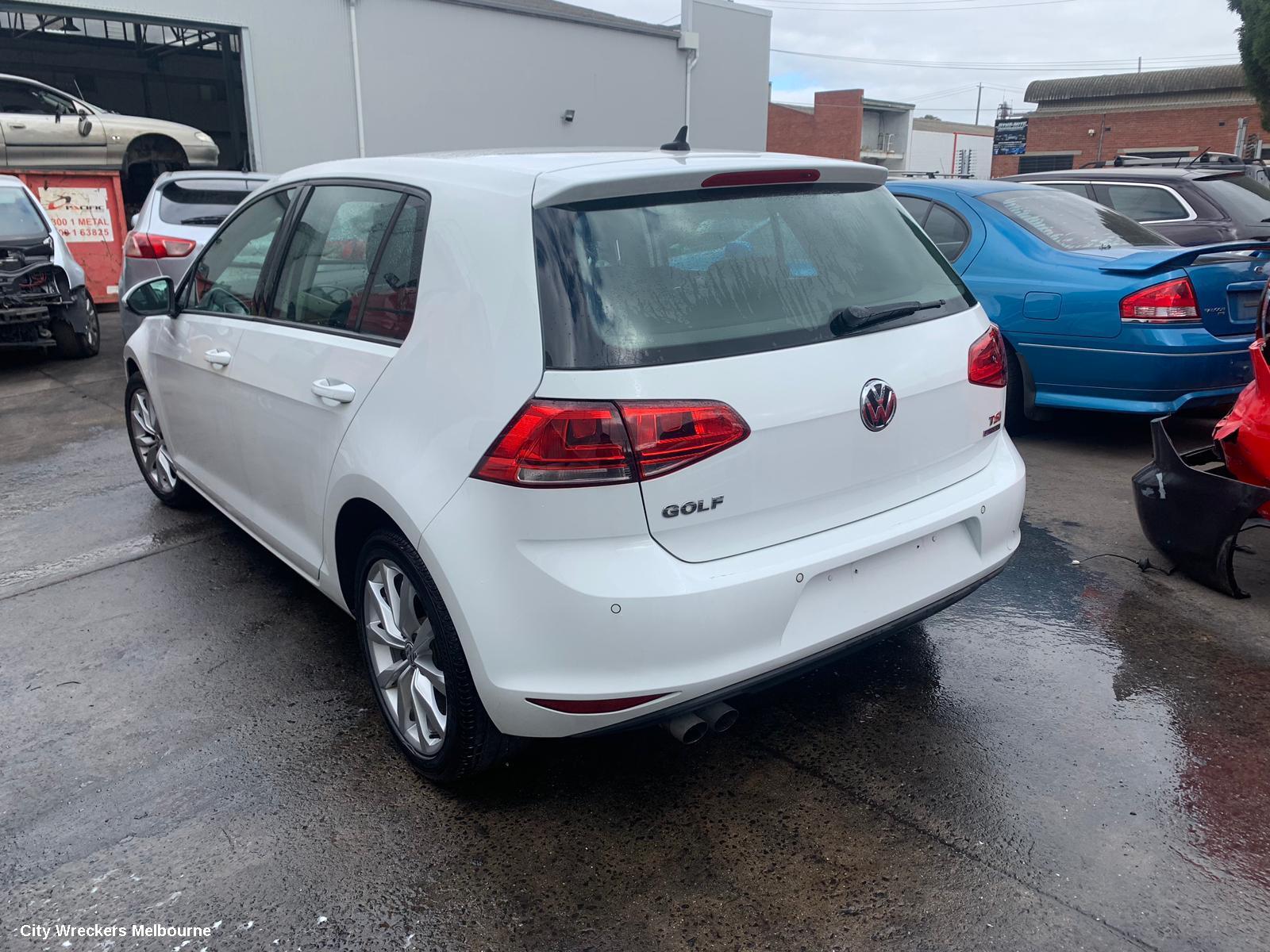 VOLKSWAGEN GOLF RIGHT TAILLIGHT, GEN 7, HATCH, STANDARD, TRENDLINE/COMFORTLINE, NON LED TYPE, NON TINTED TYPE, 03/2013 - 03/2017
