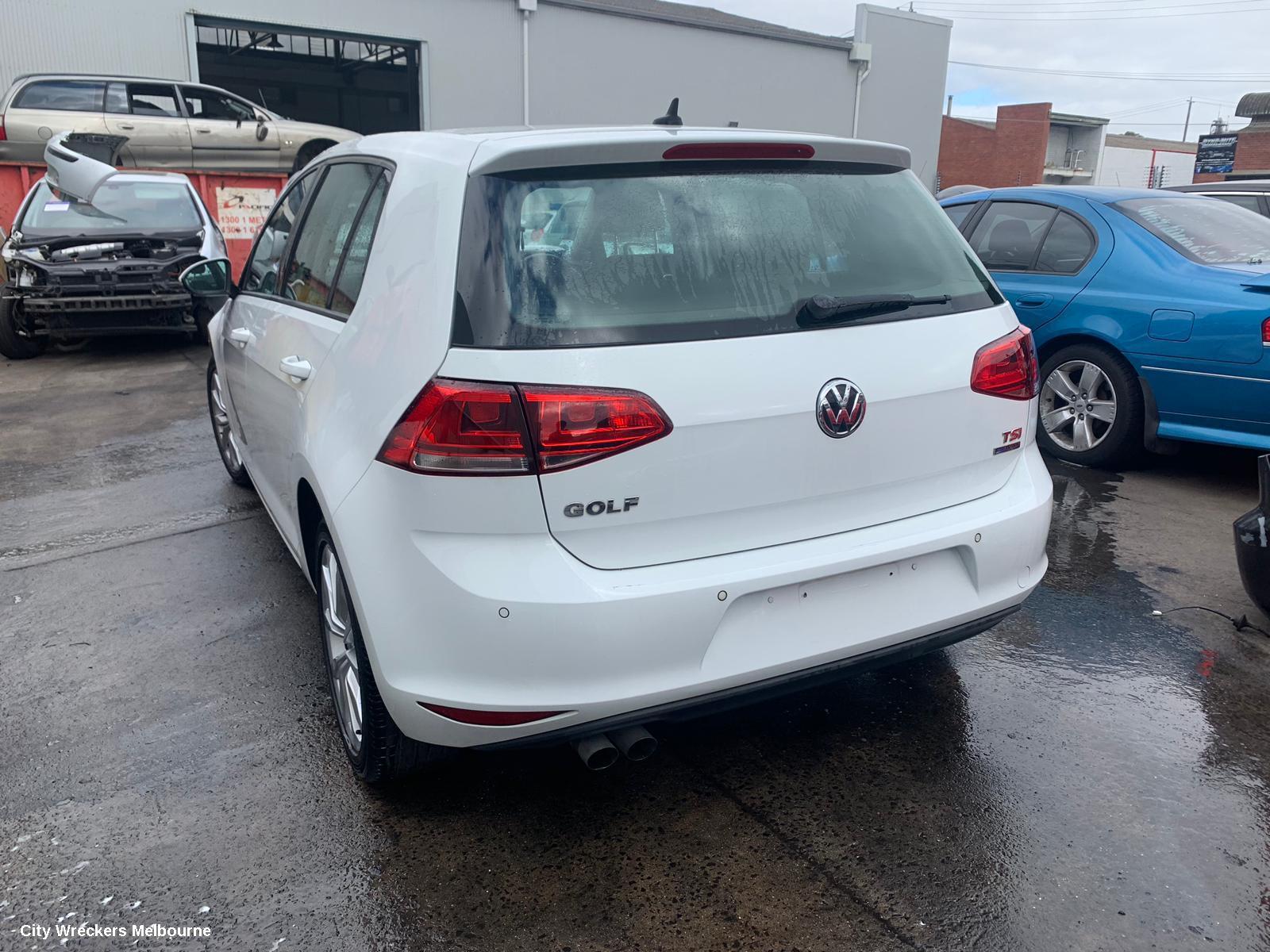 VOLKSWAGEN GOLF RIGHT TAILLIGHT, GEN 7, HATCH, STANDARD, TRENDLINE/COMFORTLINE, NON LED TYPE, NON TINTED TYPE, 03/2013 - 03/2017