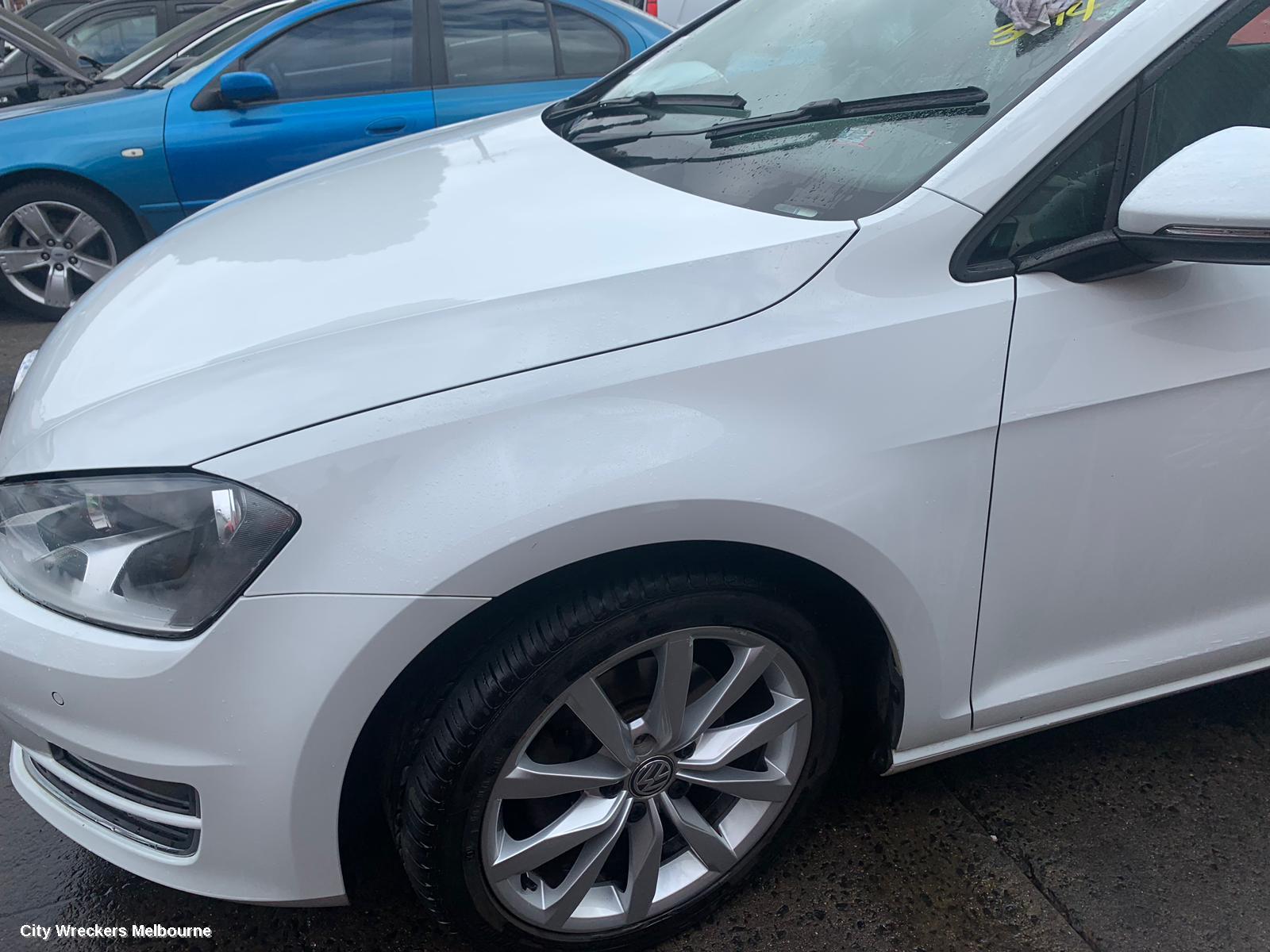 VOLKSWAGEN GOLF RIGHT TAILLIGHT, GEN 7, HATCH, STANDARD, TRENDLINE/COMFORTLINE, NON LED TYPE, NON TINTED TYPE, 03/2013 - 03/2017