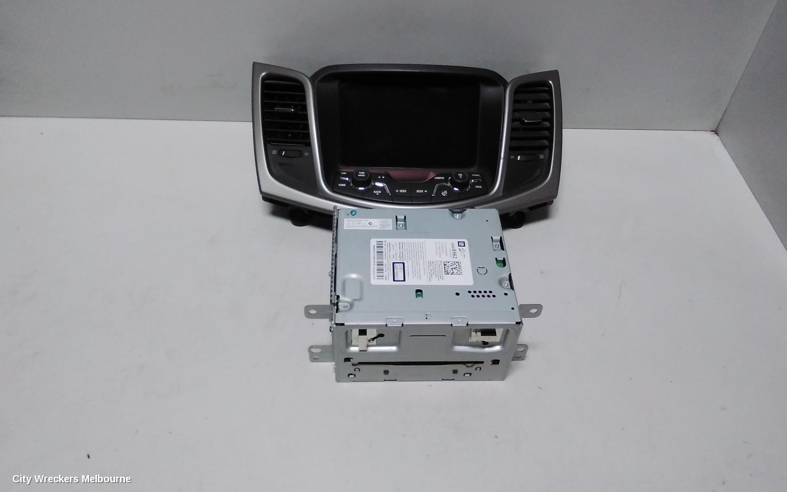 HOLDEN COMMODORE RADIO/CD/DVD/SAT/TV, DISPLAY SCREEN, 8IN SAT NAV TYPE, VF, 05/2013 - 12/2017