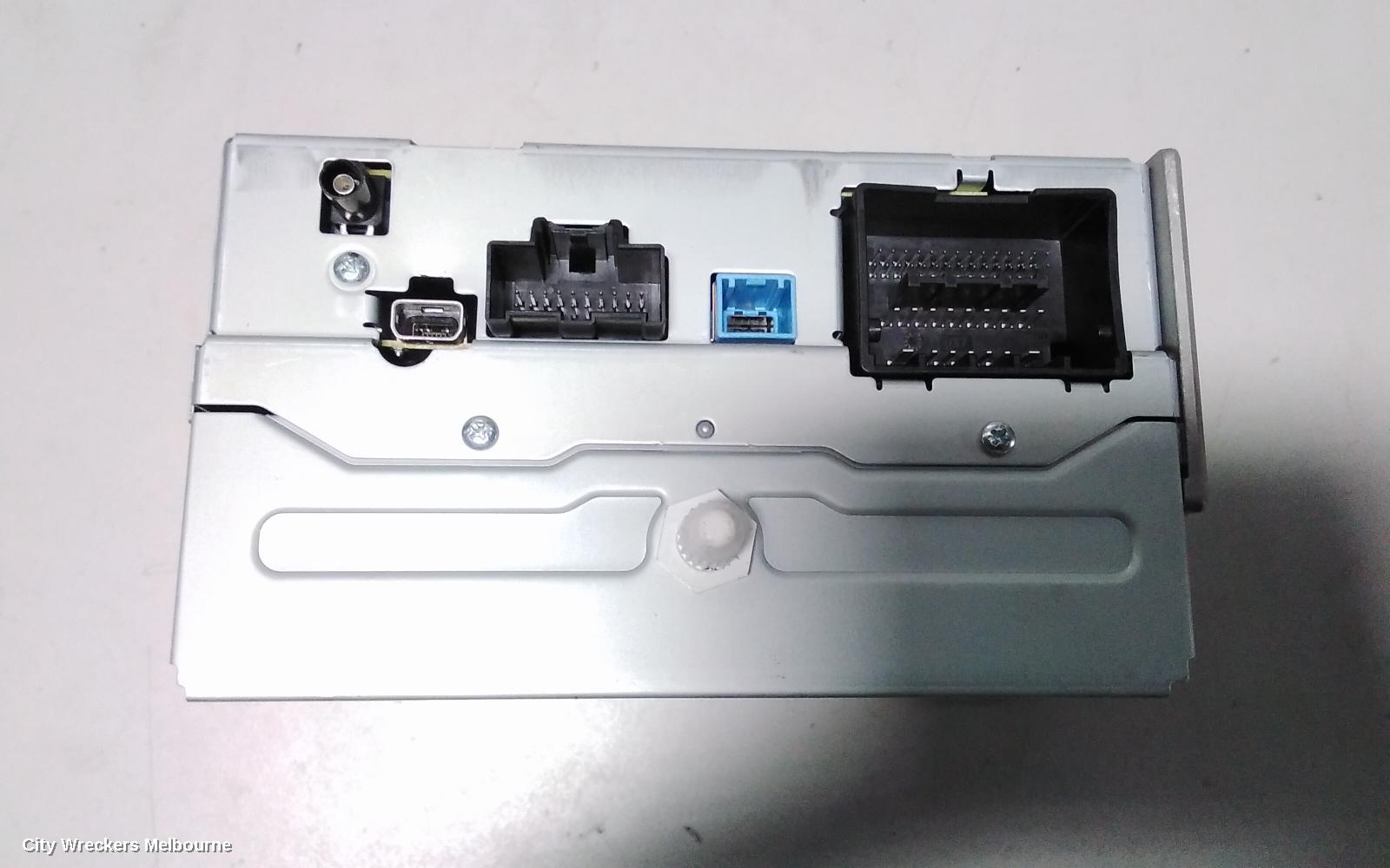 HOLDEN COMMODORE RADIO/CD/DVD/SAT/TV, DISPLAY SCREEN, 8IN SAT NAV TYPE, VF, 05/2013 - 12/2017