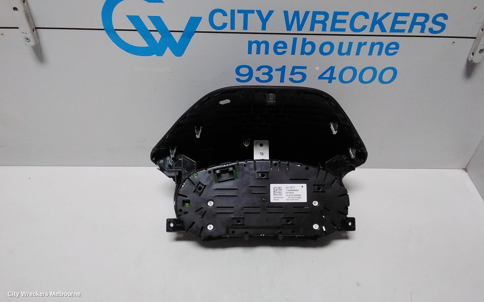 HOLDEN COMMODORE INSTRUMENT CLUSTER, INSTRUMENT CLUSTER, AUTO T/M, VF, EVOKE/INTERNATIONAL, 05/2013 - 12/2017