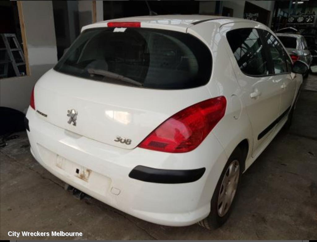PEUGEOT 308 LEFT GUARD, T7, 09/2007 - 09/2014