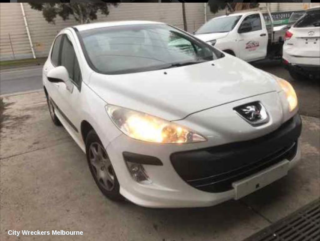 PEUGEOT 308 LEFT GUARD, T7, 09/2007 - 09/2014