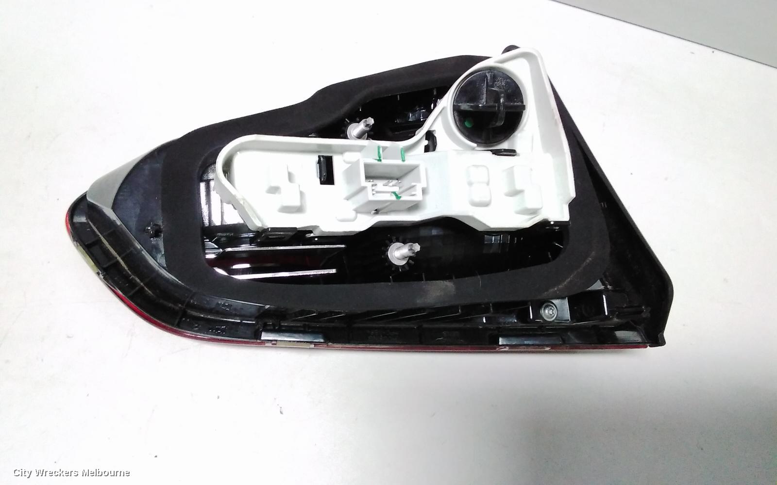 VOLKSWAGEN GOLF REAR GARNISH, TAILGATE LAMP (LH SIDE), GEN 7, HATCH, NON GTI, TINTED TYPE, 12/2012 - 03/2017