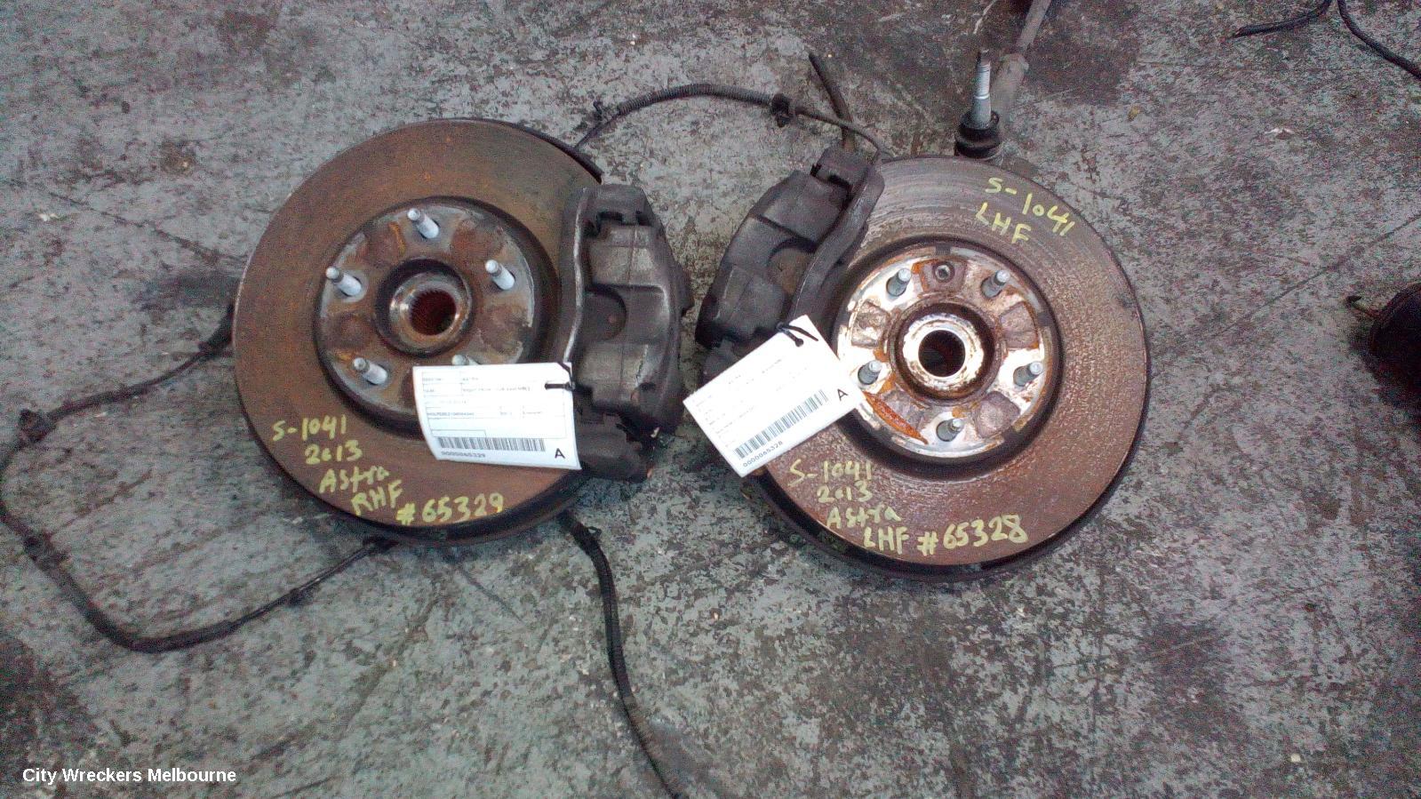 OPEL ASTRA LEFT FRONT HUB ASSEMBLY, MK 4, 09/2012 - 01/2014