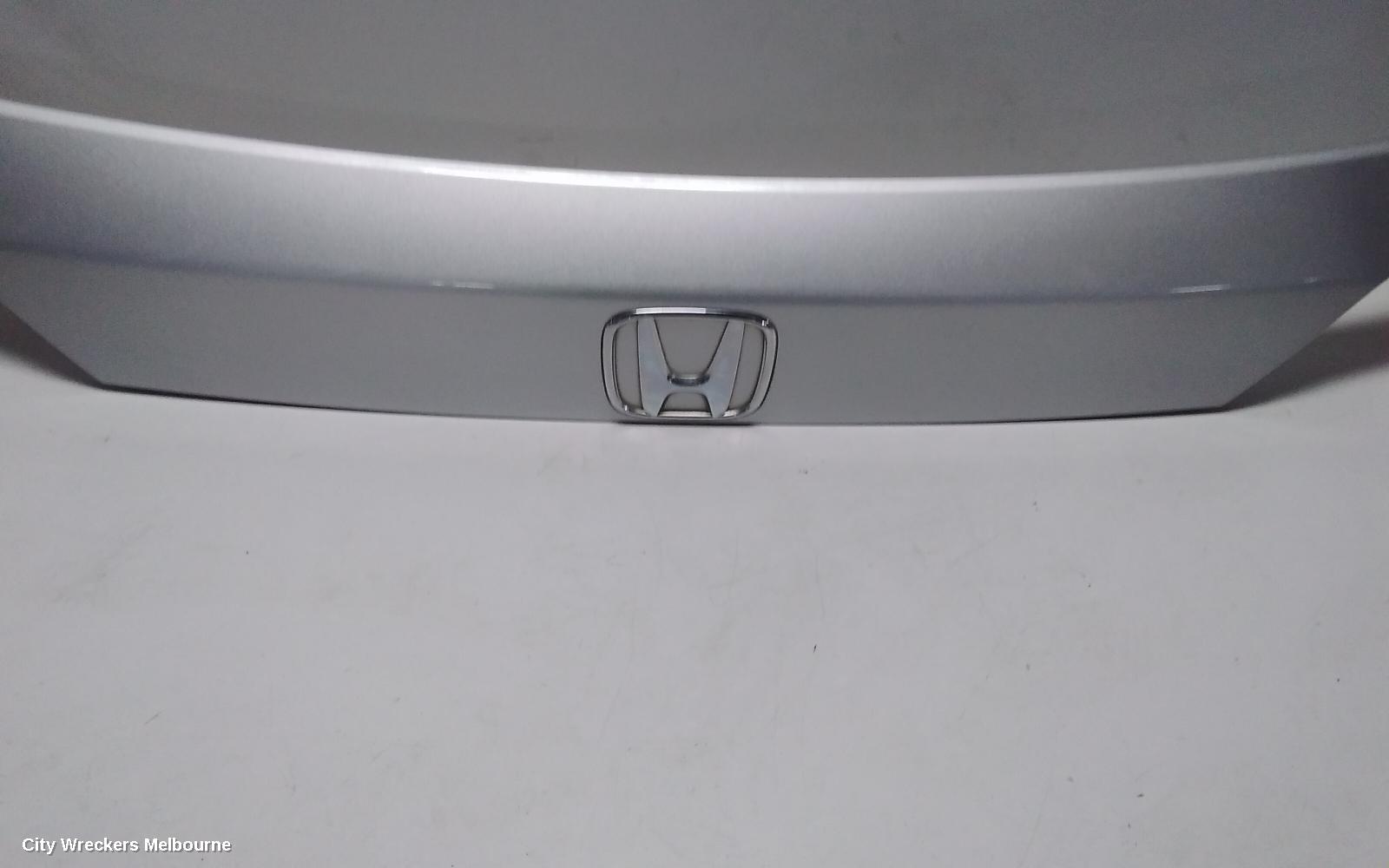 HONDA HRV REAR GARNISH, TAILGATE GARNISH (CENTRE), RU5, 12/2014 - 06/2018