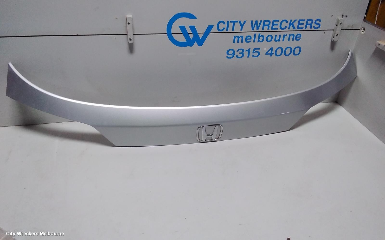 HONDA HRV REAR GARNISH, TAILGATE GARNISH (CENTRE), RU5, 12/2014 - 06/2018