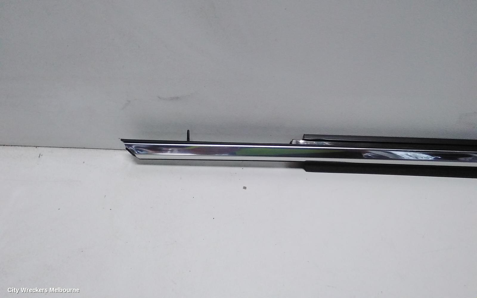 MAZDA CX9 DOOR MOULD, UPPER WINDOW MOULD RIGHT FRONT: 65477, RH FRONT, TC, W/ CHROME TYPE, 07/2016 ONWARDS