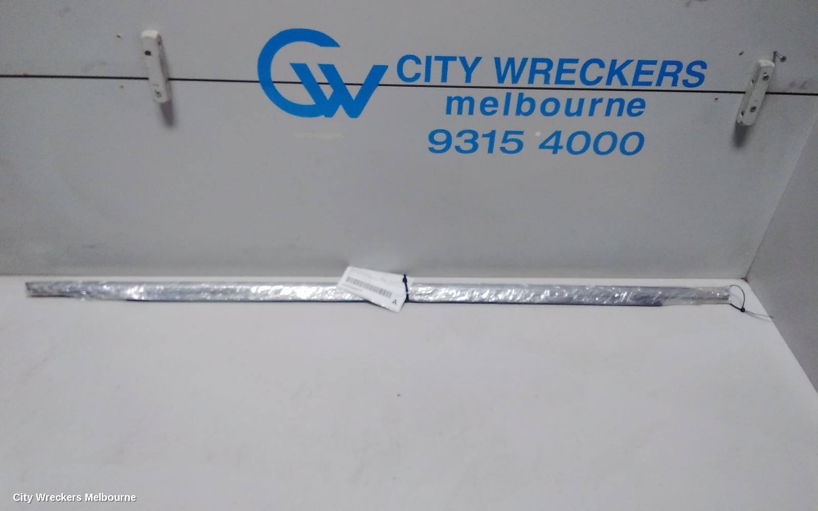 MAZDA CX9 DOOR MOULD, UPPER WINDOW MOULD RIGHT FRONT: 65477, RH FRONT, TC, W/ CHROME TYPE, 07/2016 ONWARDS