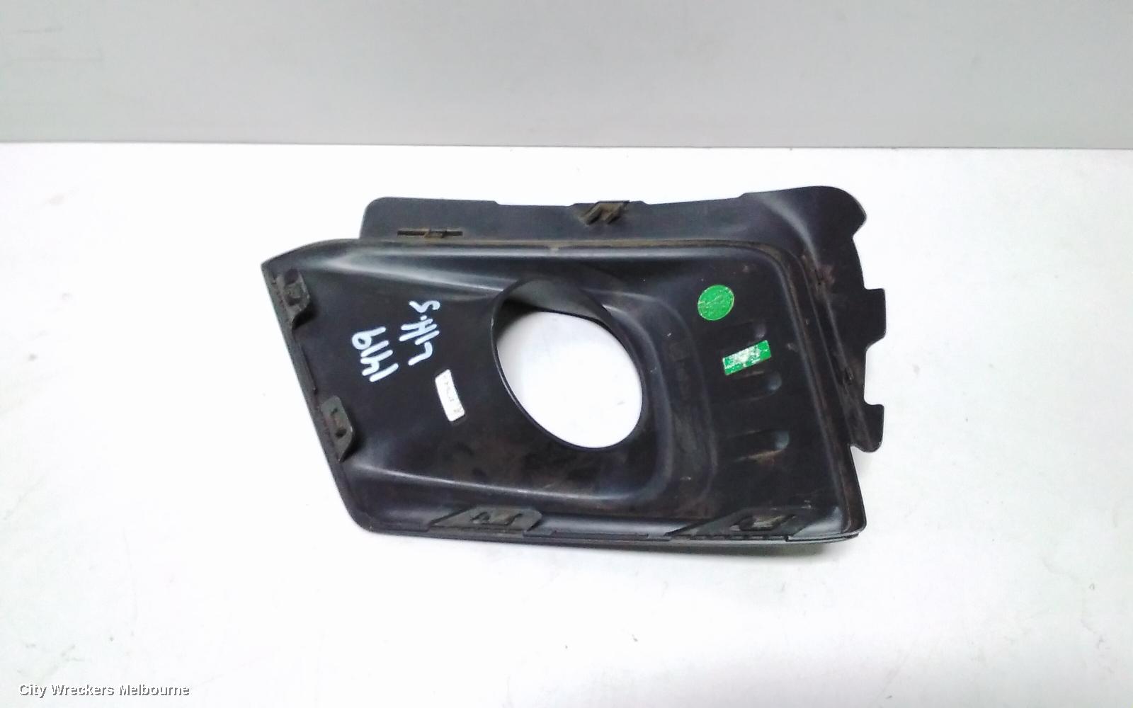 HOLDEN CAPTIVA LEFT INDICATOR/FOG/SIDE, BUMPER FOGLAMP SURROUND-BLACK, CG, 10/2015 - 06/2018