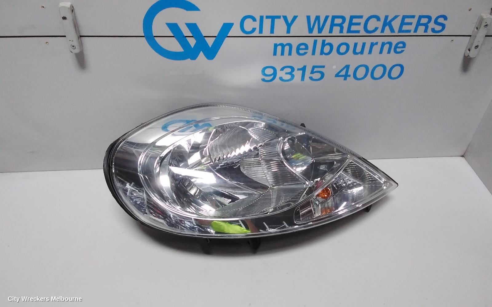 RENAULT TRAFIC RIGHT HEADLAMP, X83, CLEAR INDICATOR TYPE, 05/2007 - 12/2014