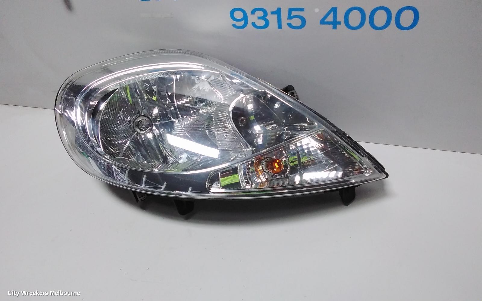 RENAULT TRAFIC RIGHT HEADLAMP, X83, CLEAR INDICATOR TYPE, 05/2007 - 12/2014