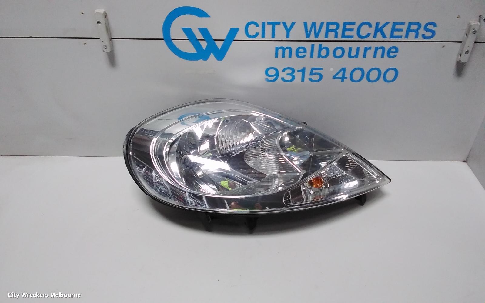 RENAULT TRAFIC RIGHT HEADLAMP, X83, CLEAR INDICATOR TYPE, 05/2007 - 12/2014