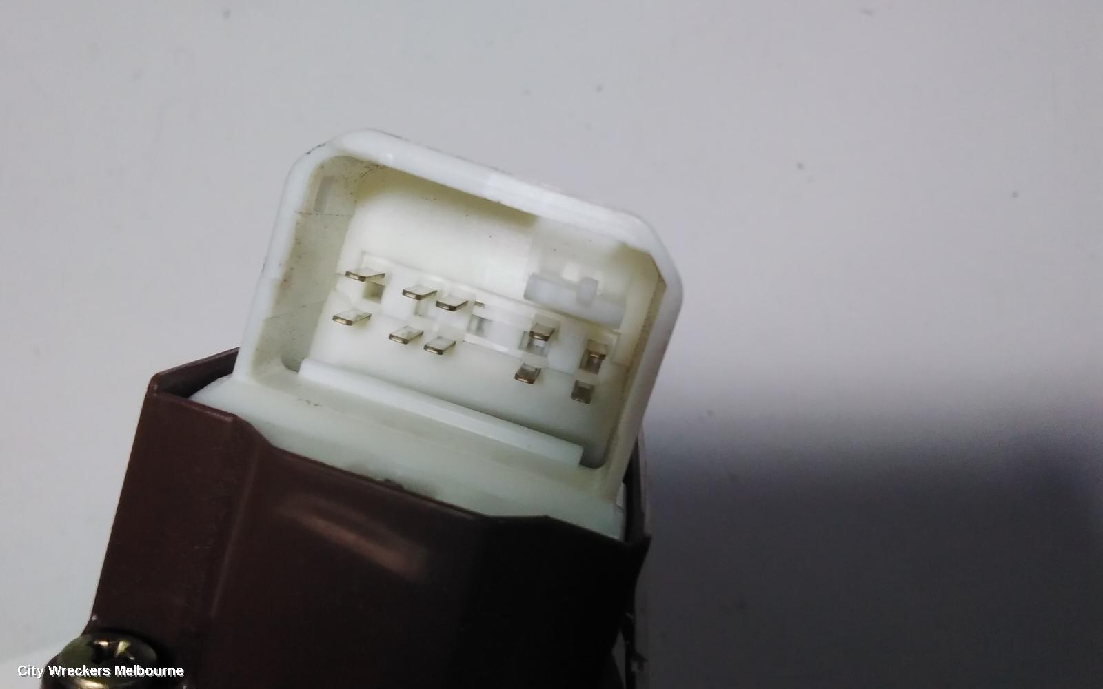 TOYOTA YARIS PWR DR WIND SWITCH, RH FRONT (MASTER SWITCH), 2 SWITCH TYPE, 3DR HATCH, NCP9#, 10/2005 - 07/2011