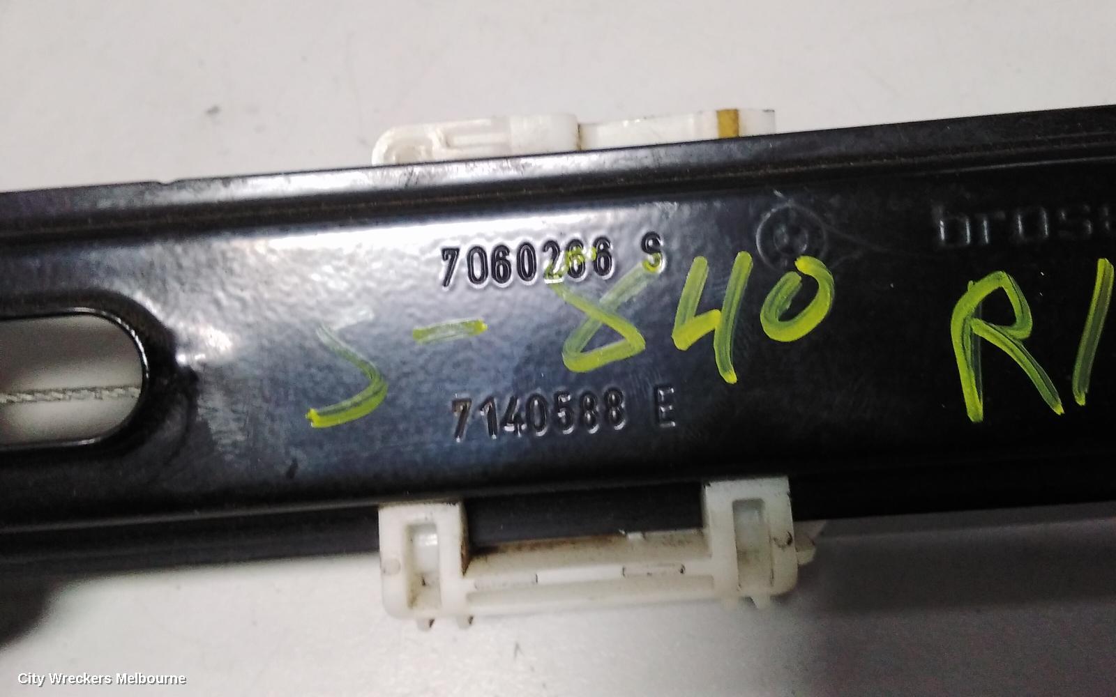 BMW 3 SERIES RIGHT FRONT WINDOW REG/MOTOR, E90, SEDAN, 03/2005 - 01/2012