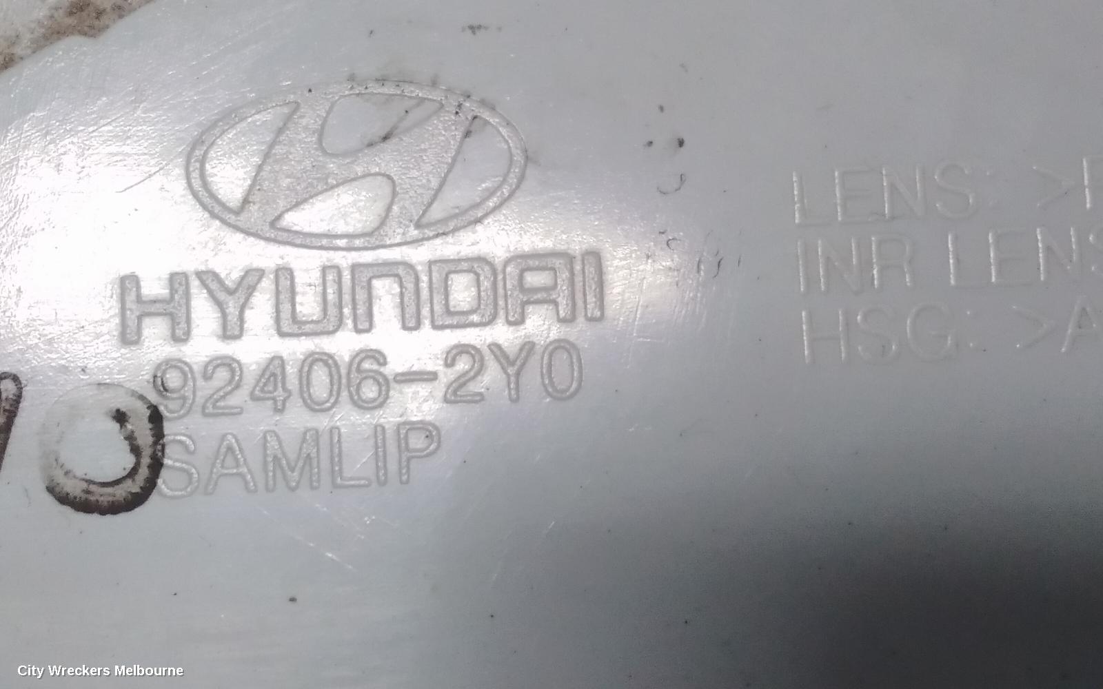 HYUNDAI IX35 REAR GARNISH, TAILGATE LAMP (RH SIDE), LM SERIES (VIN TMAJ), 10/2013 - 01/2016