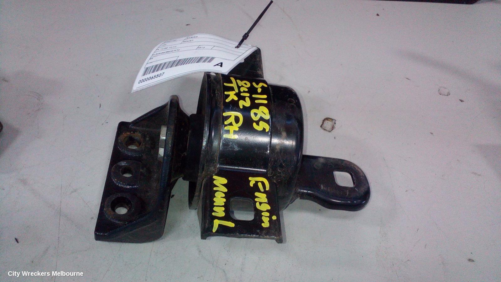 HOLDEN BARINA MOUNT, ENGINE MOUNT, RIGHT, PETROL, 1.6, F16D3, TK, 12/2005 - 12/2012
