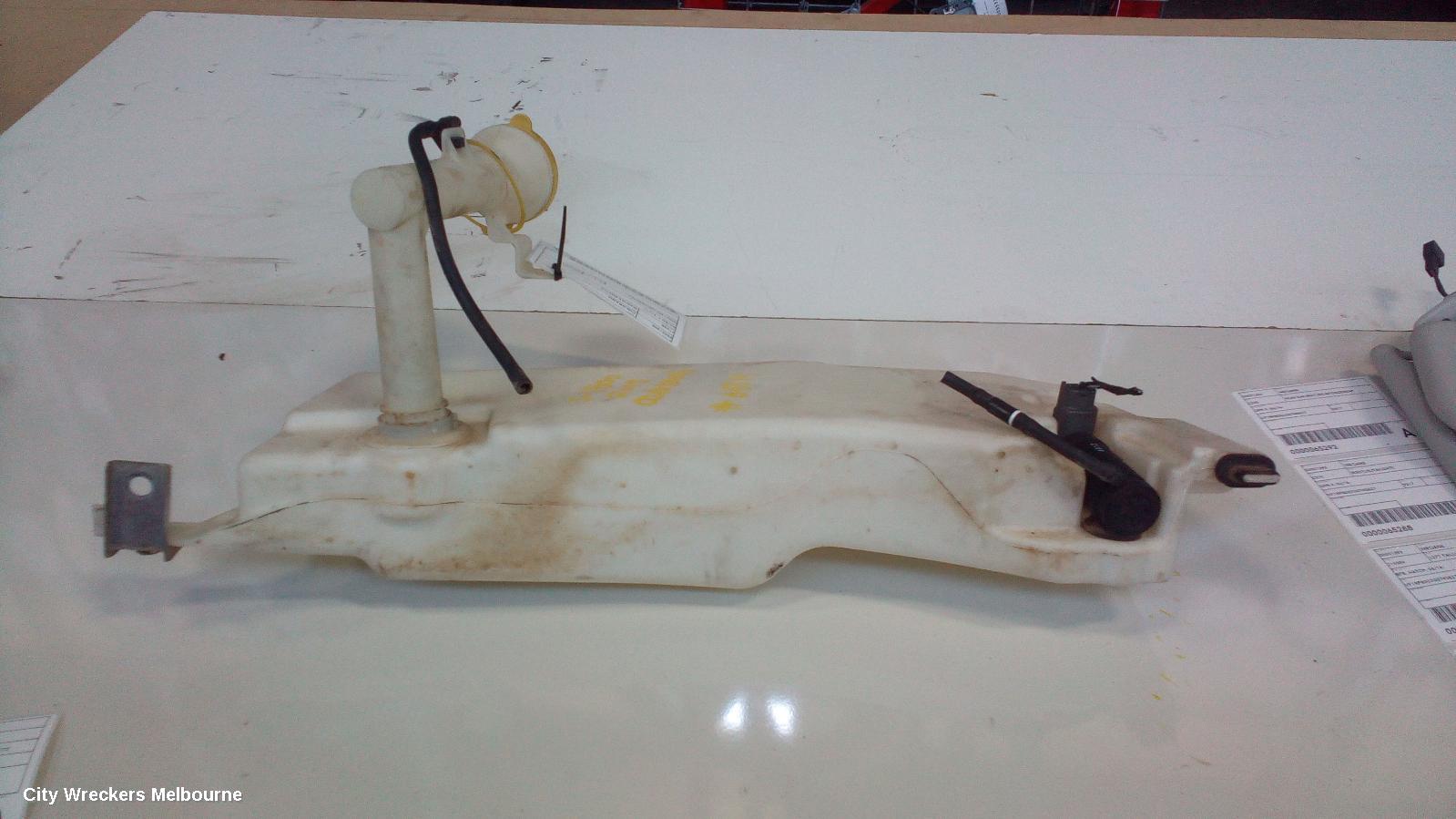 HOLDEN COLORADO WASHER BOTTLE, RG/RG 7, 01/2012 ONWARDS