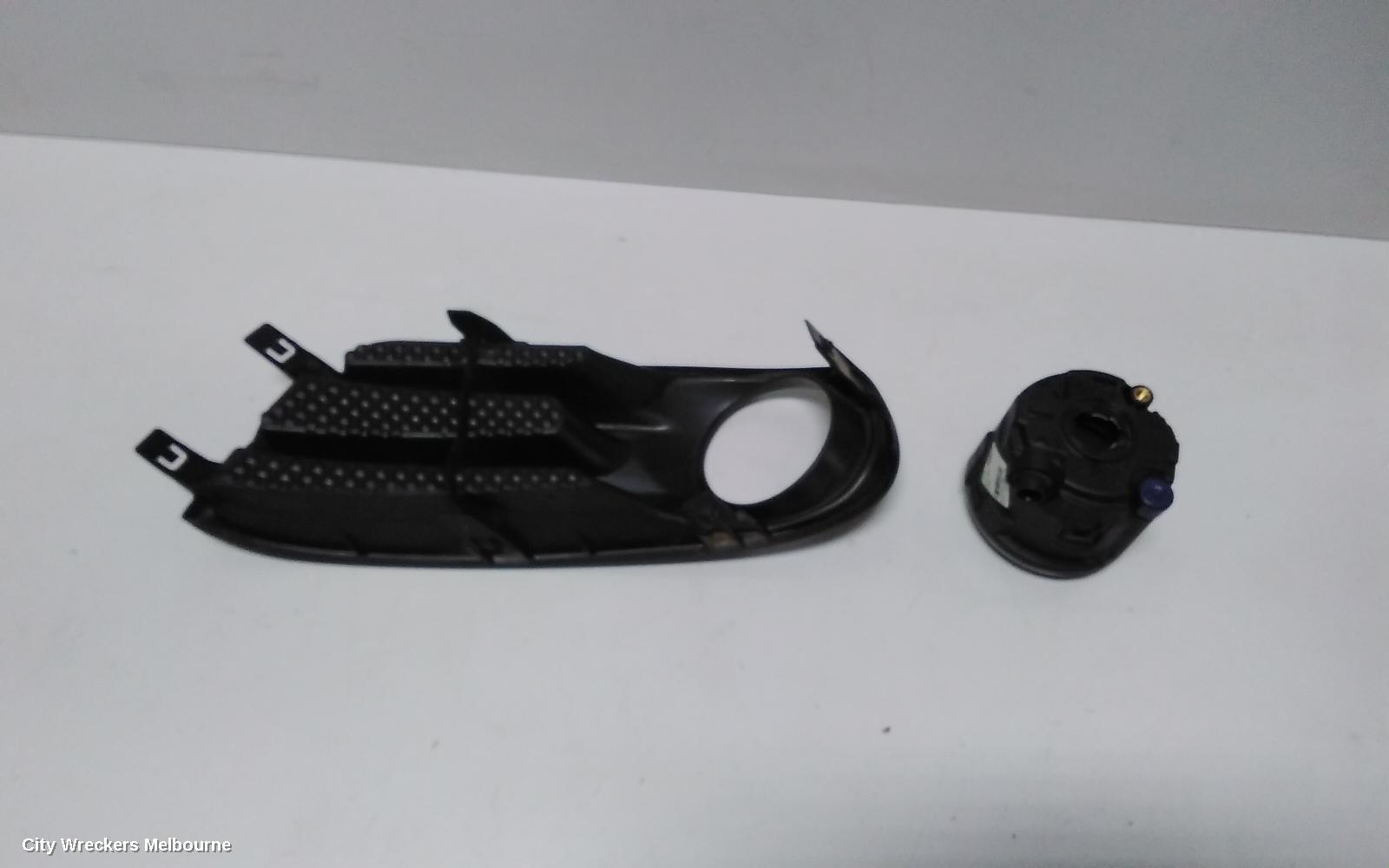 NISSAN PULSAR RIGHT INDICATOR/FOG/SIDE, BUMPER FOGLAMP, C12, HATCH, 05/2013 - 12/2016
