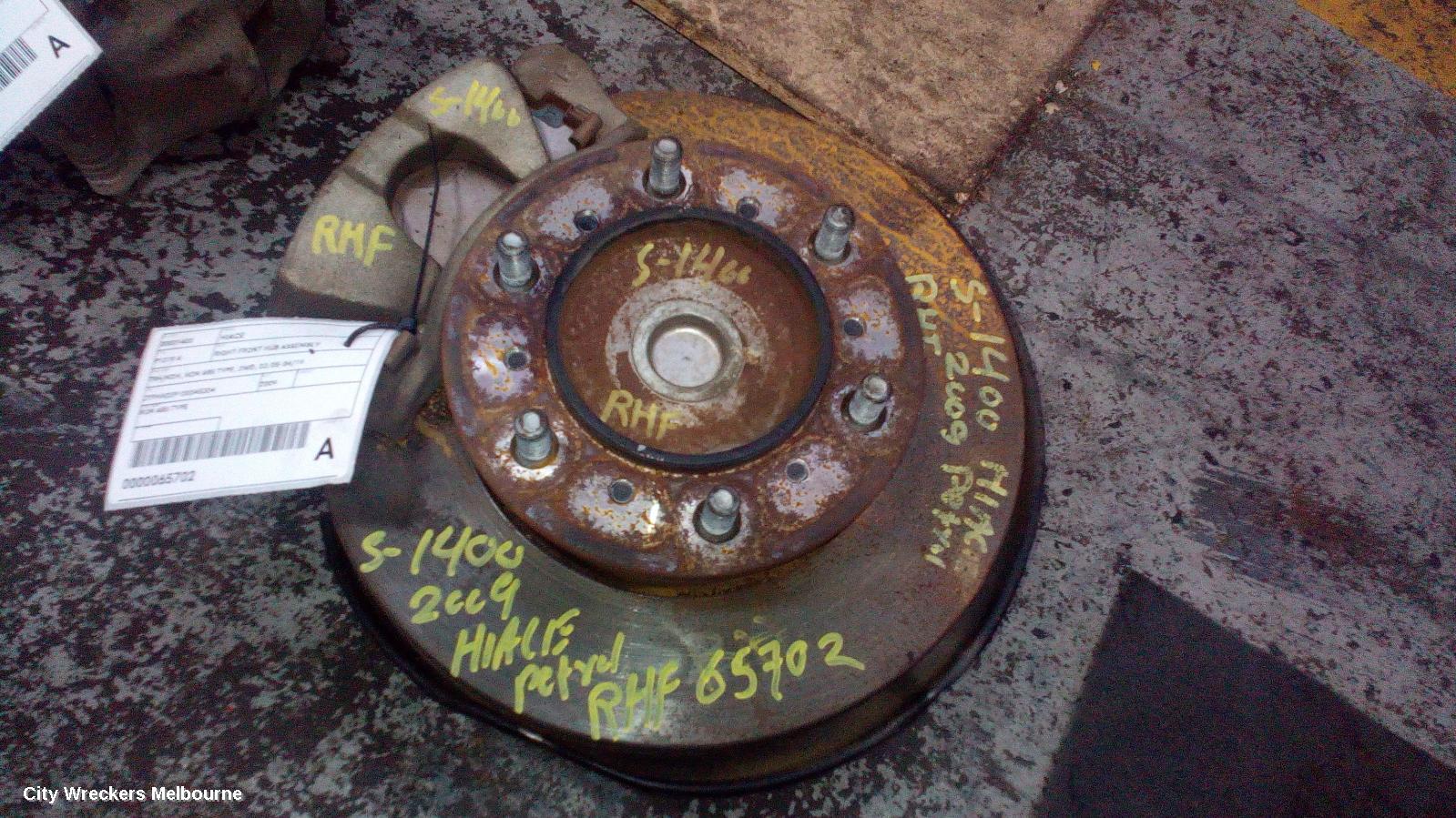 TOYOTA HIACE RIGHT FRONT HUB ASSEMBLY, TRH/KDH, NON ABS TYPE, 2WD, 03/2005 - 04/2019
