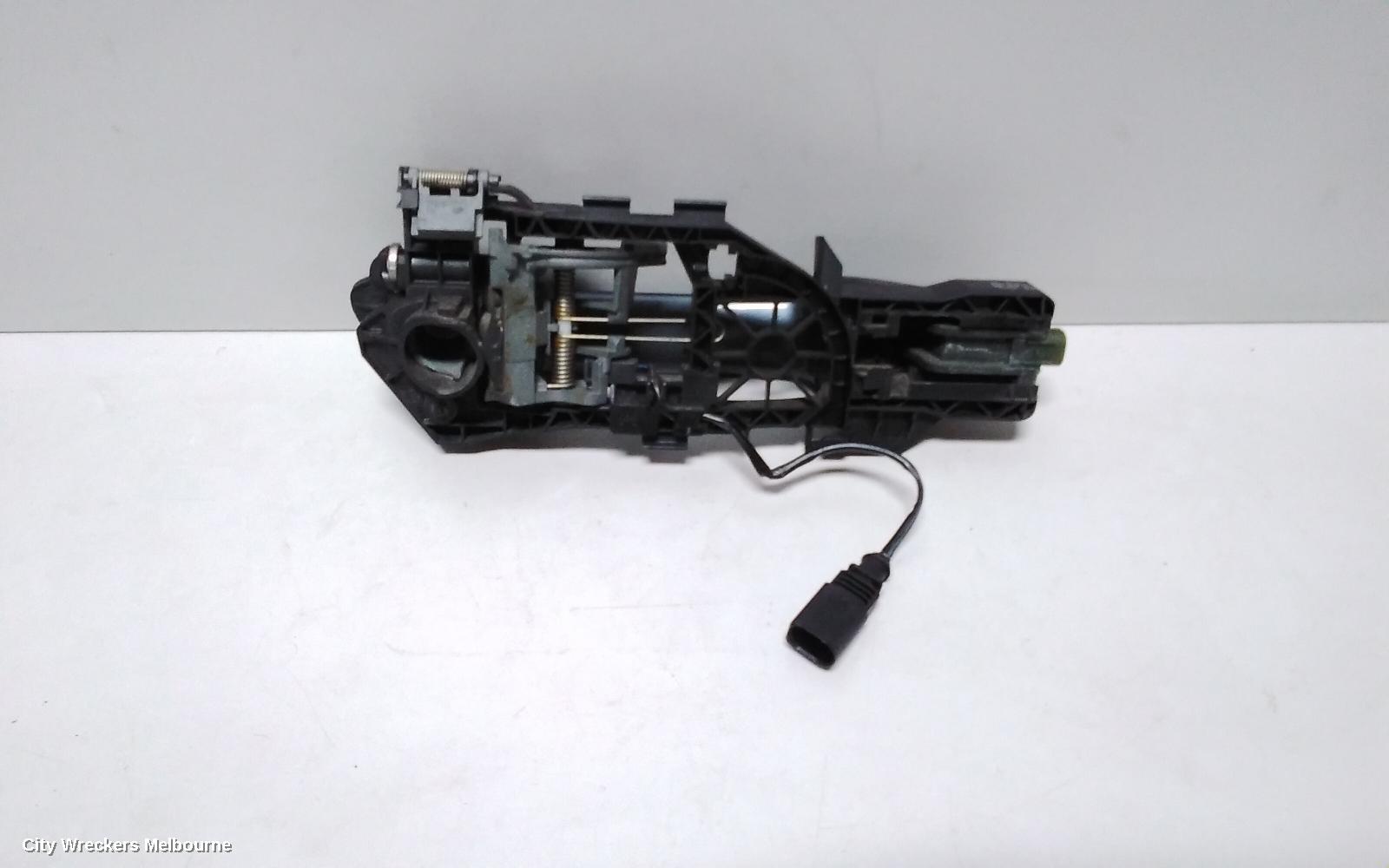 VOLKSWAGEN PASSAT DOOR HANDLE, 3C/MK6, LH FRONT, OUTER, 03/2006 - 05/2015