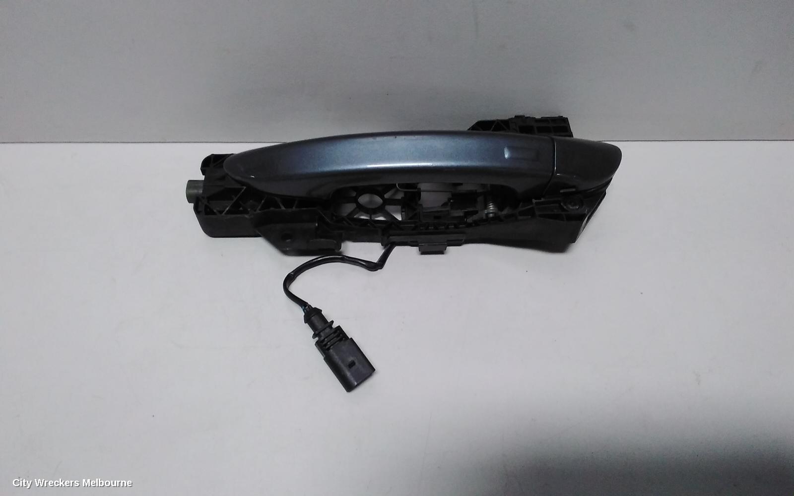 VOLKSWAGEN PASSAT DOOR HANDLE, 3C/MK6, LH FRONT, OUTER, 03/2006 - 05/2015