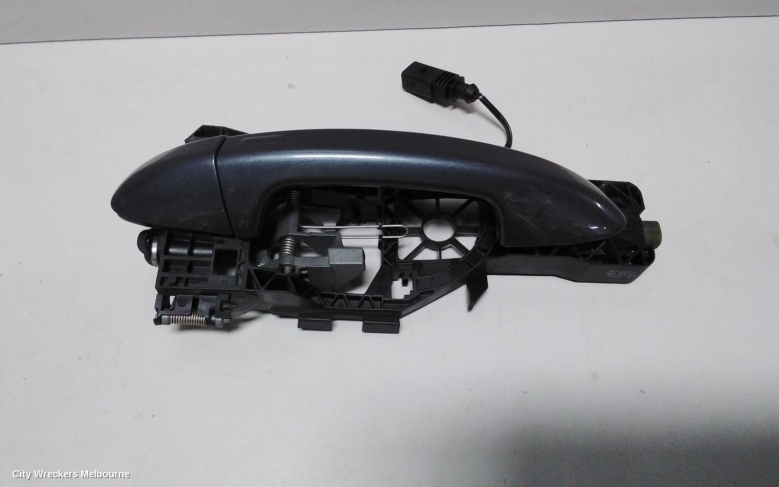 VOLKSWAGEN PASSAT DOOR HANDLE, 3C/MK6, LH FRONT, OUTER, 03/2006 - 05/2015