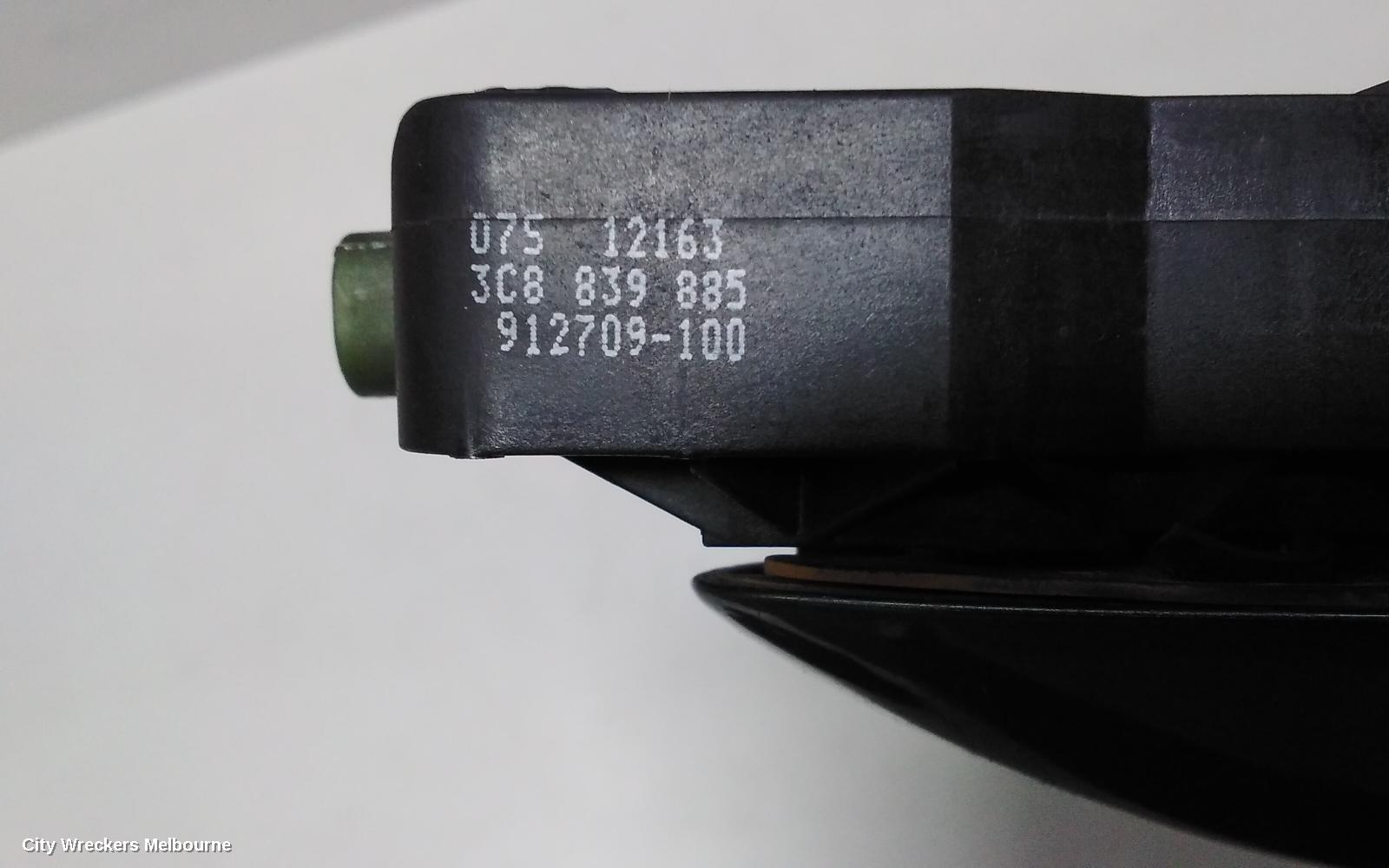 VOLKSWAGEN PASSAT DOOR HANDLE, 3C/MK6, LH FRONT, OUTER, 03/2006 - 05/2015