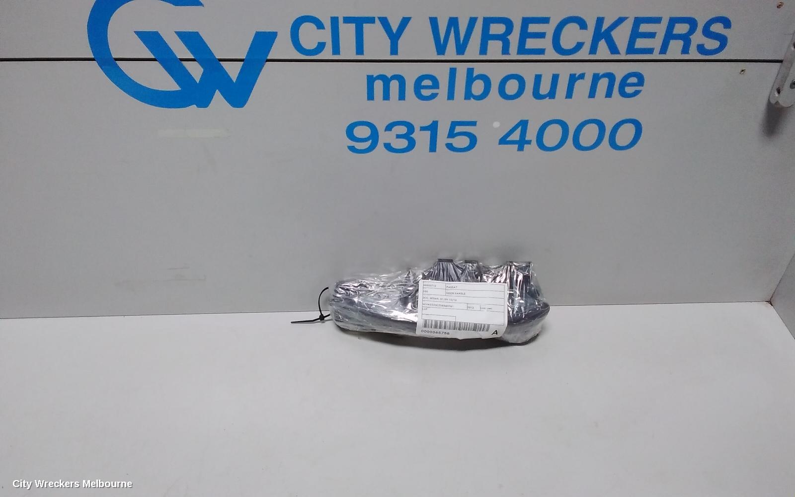 VOLKSWAGEN PASSAT DOOR HANDLE, 3C/MK6, LH FRONT, OUTER, 03/2006 - 05/2015