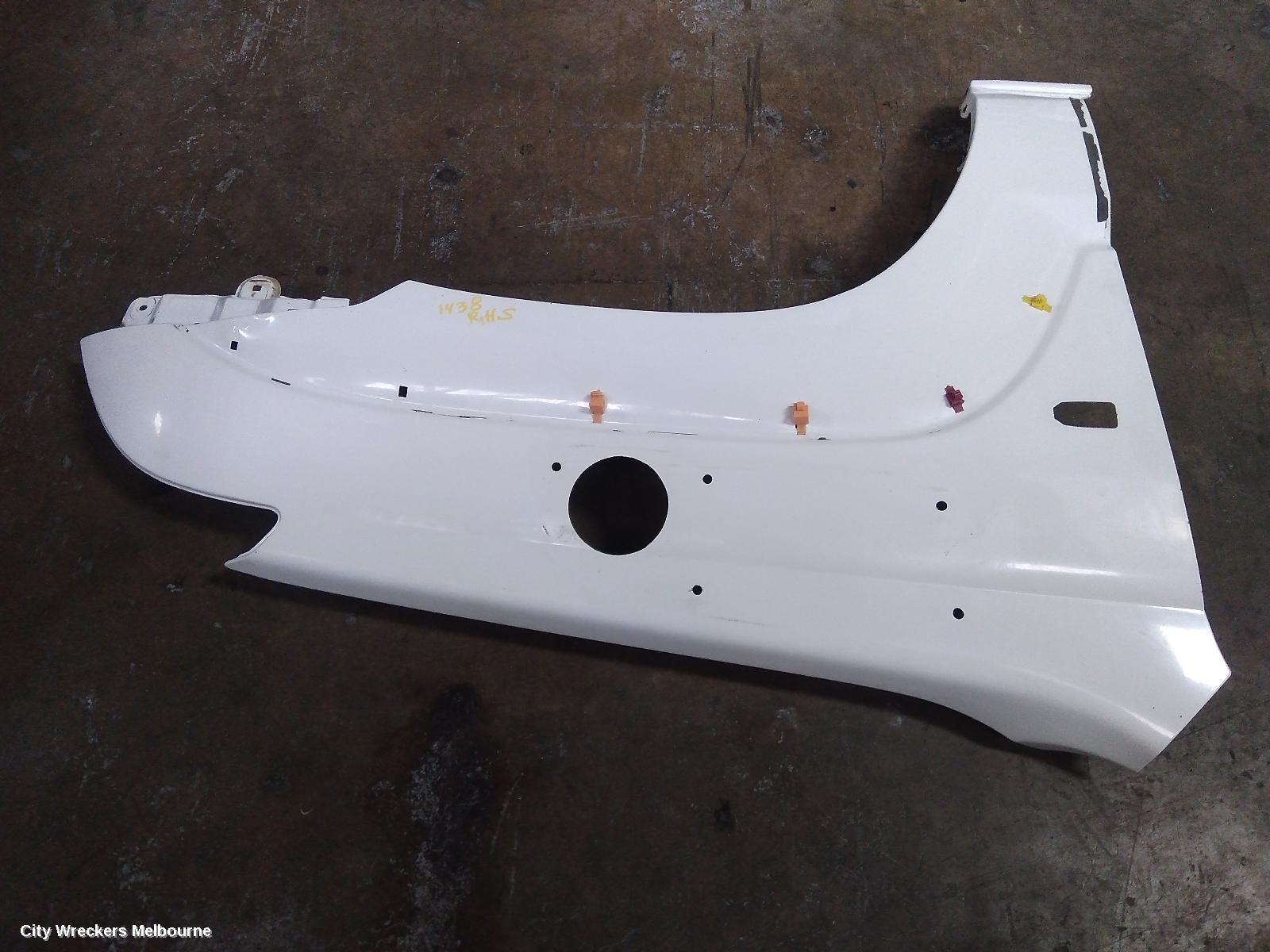 TOYOTA PRADO RIGHT GUARD, 120 SERIES, FLARED, W/ SNORKEL TYPE, 02/2003 - 10/2009