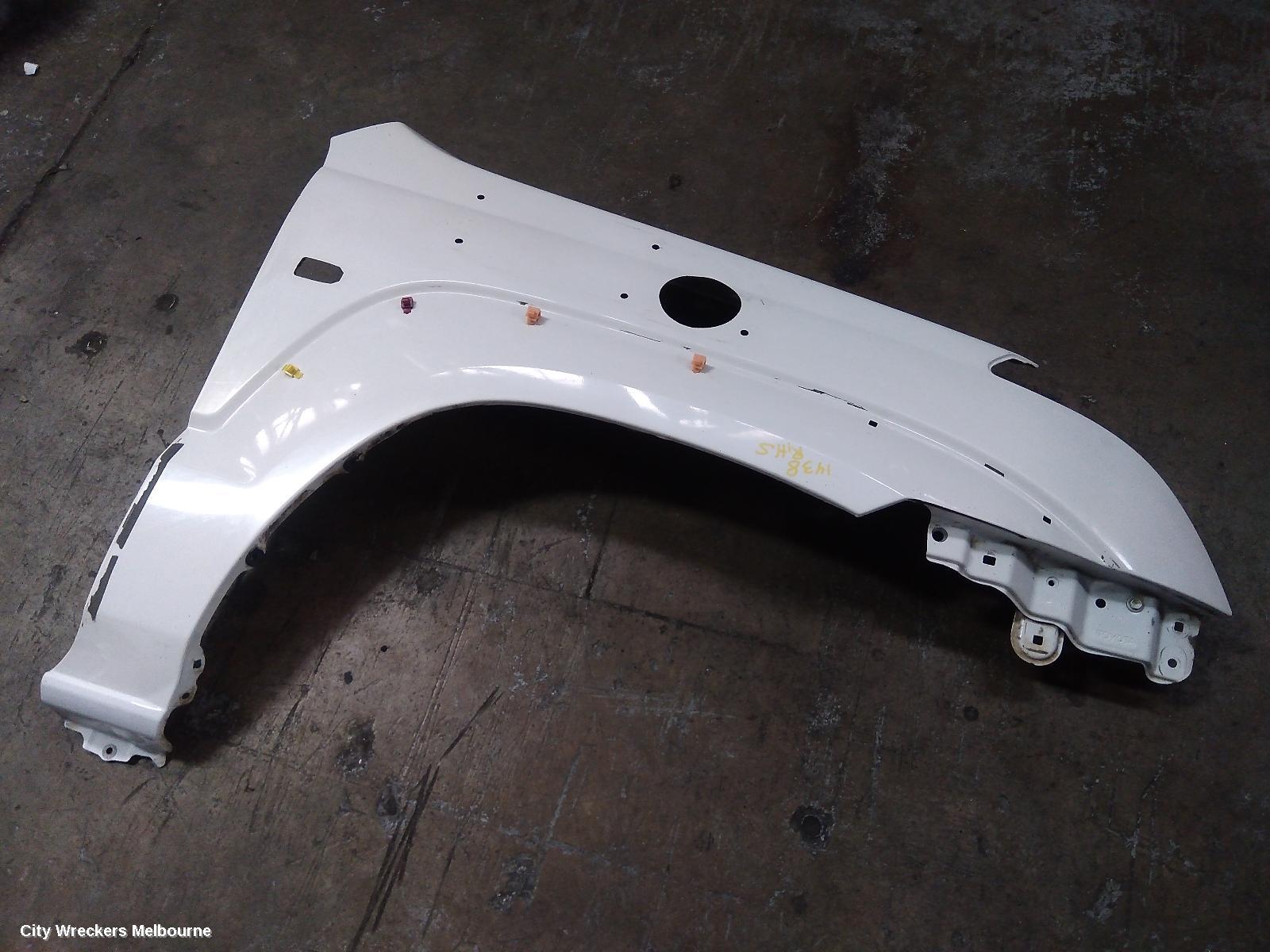 TOYOTA PRADO RIGHT GUARD, 120 SERIES, FLARED, W/ SNORKEL TYPE, 02/2003 - 10/2009