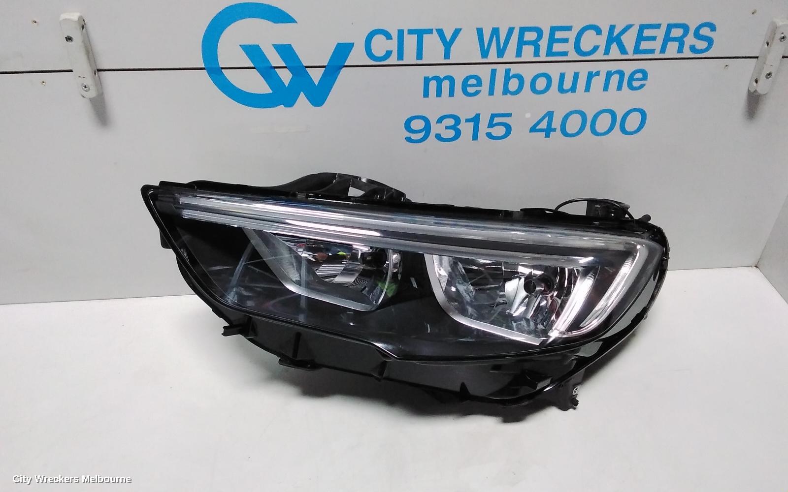 HOLDEN COMMODORE LEFT HEADLAMP, ZB, HALOGEN TYPE, 10/2017 - 12/2020