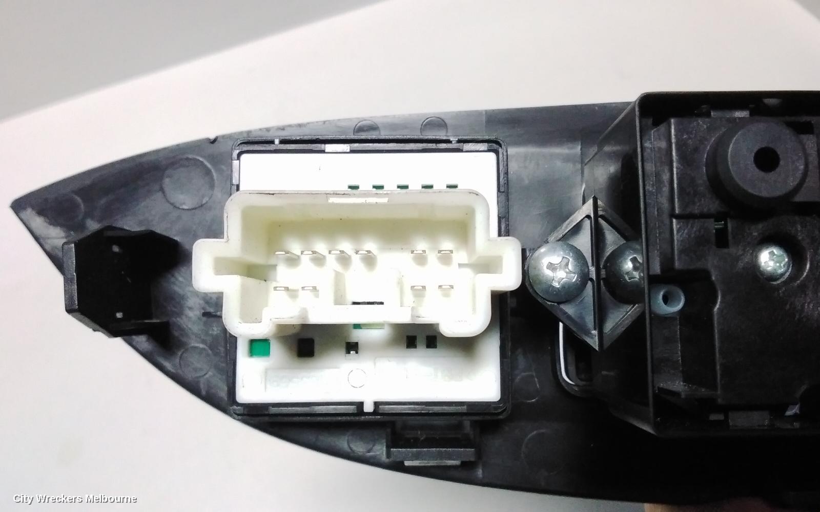MITSUBISHI OUTLANDER PWR DR WIND SWITCH, RH FRONT (MASTER SWITCH), ZJ, 10/2012 - 03/2015